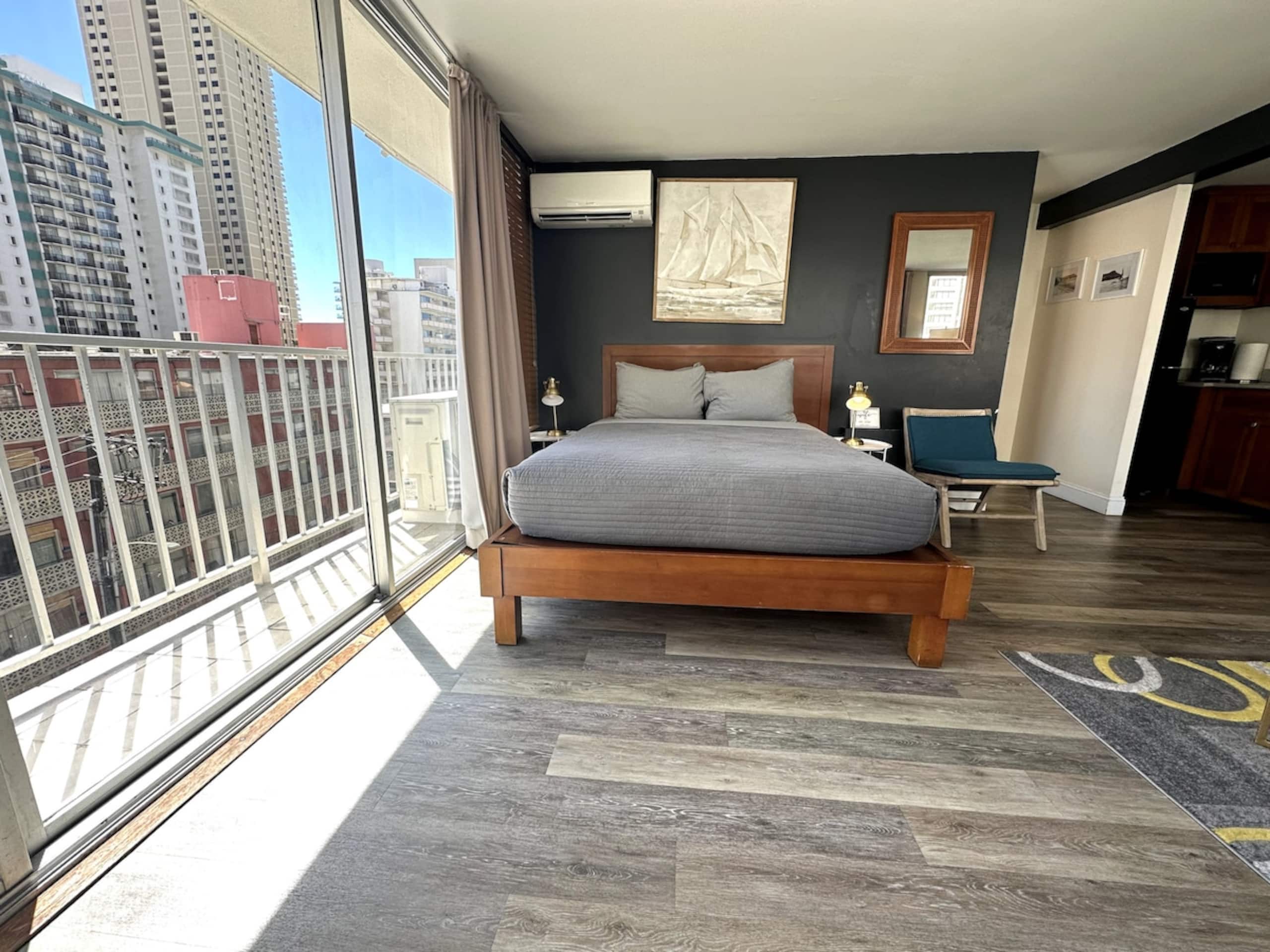 Waikiki Beach Modern Designer Condo Rooftop Pool - Photo 20
