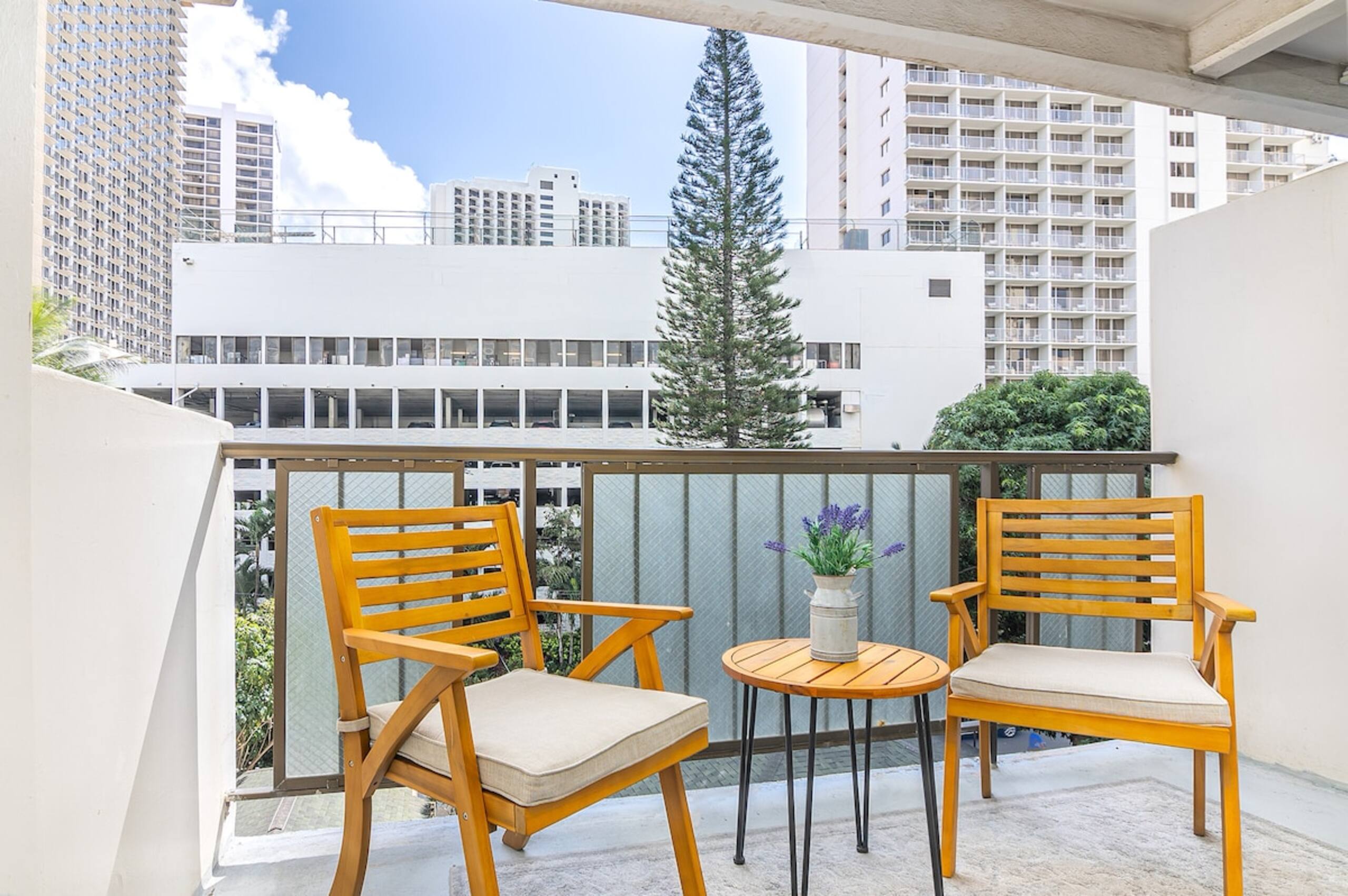 0.1 mile to Beach 2B+Den/2B/6 Beds/Parking /condo - Photo 36