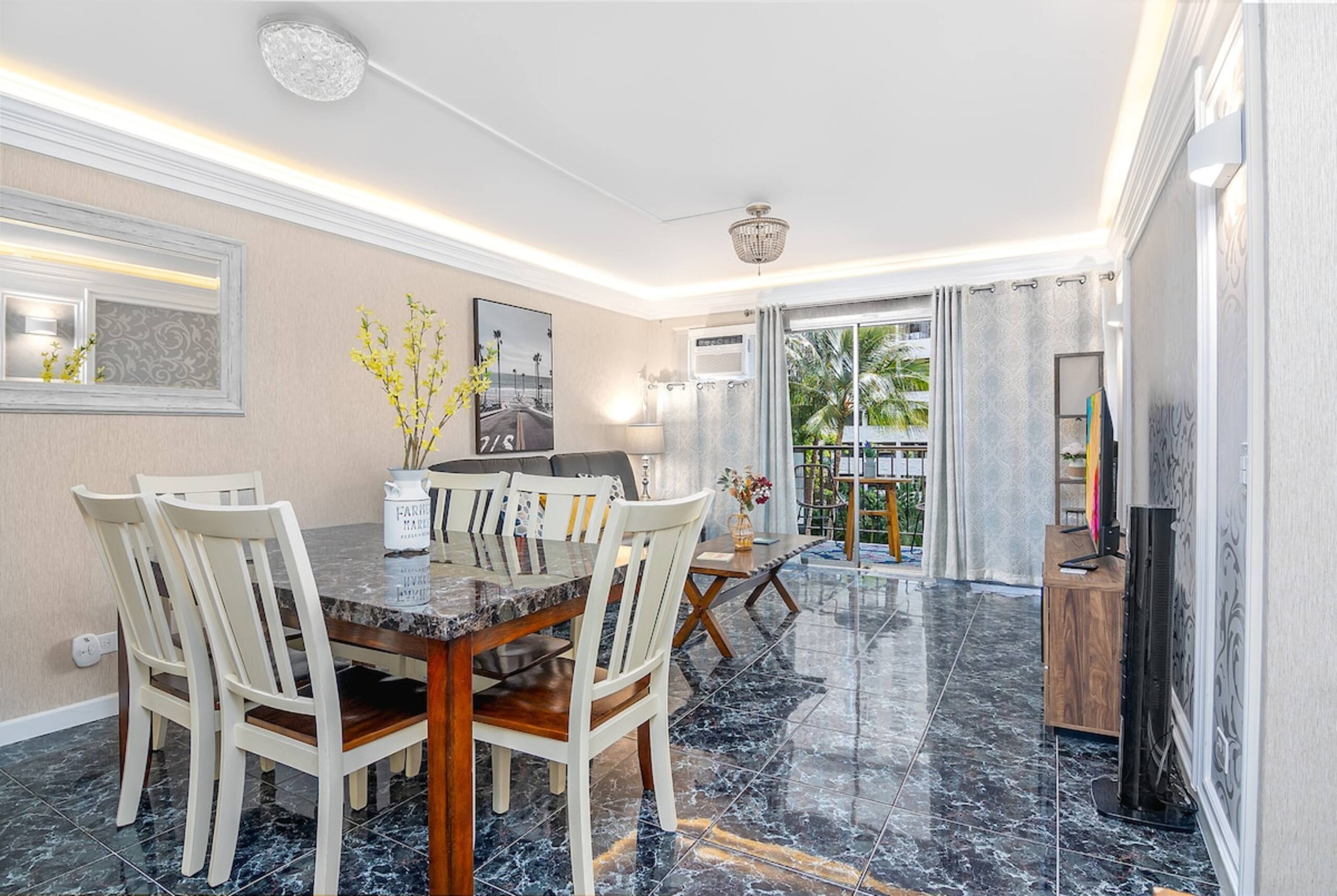 0.1 mile to Beach 2B+Den/2B/6 Beds/Parking /condo - Photo 20