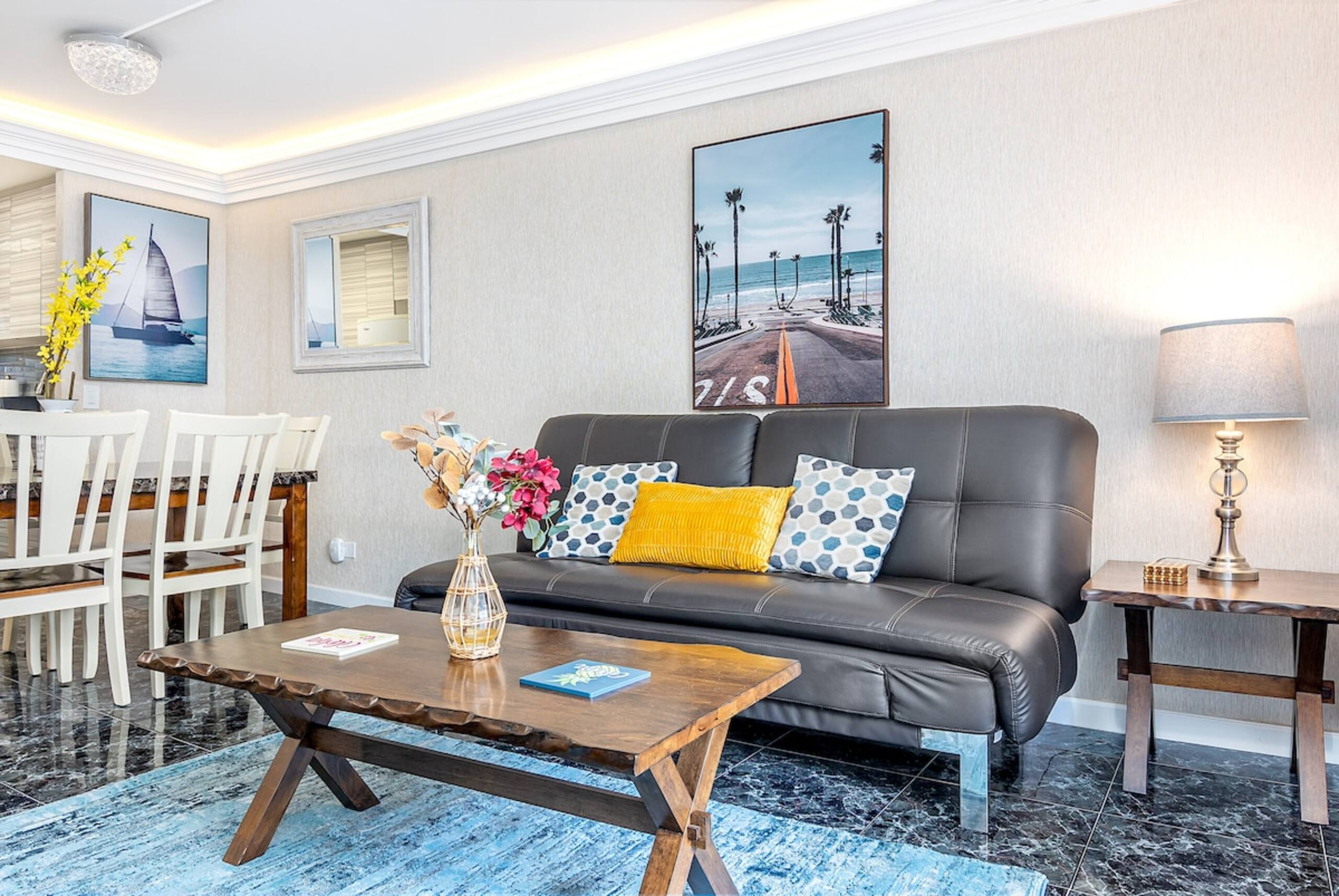 0.1 mile to Beach 2B+Den/2B/6 Beds/Parking /condo - Photo 4