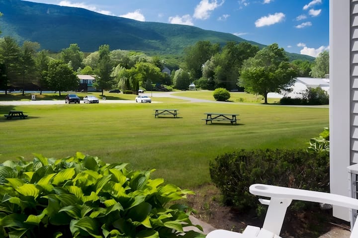 Tranquil Escape Perfect For Wellness Retreats - Londonderry, NH