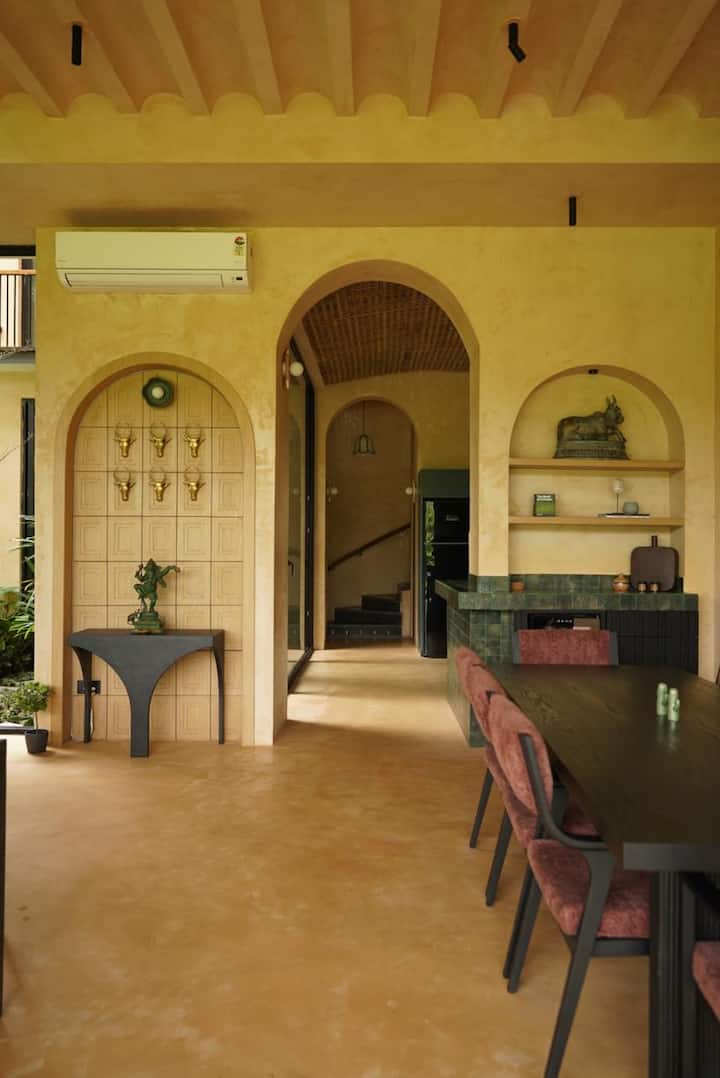 Dining area image 2