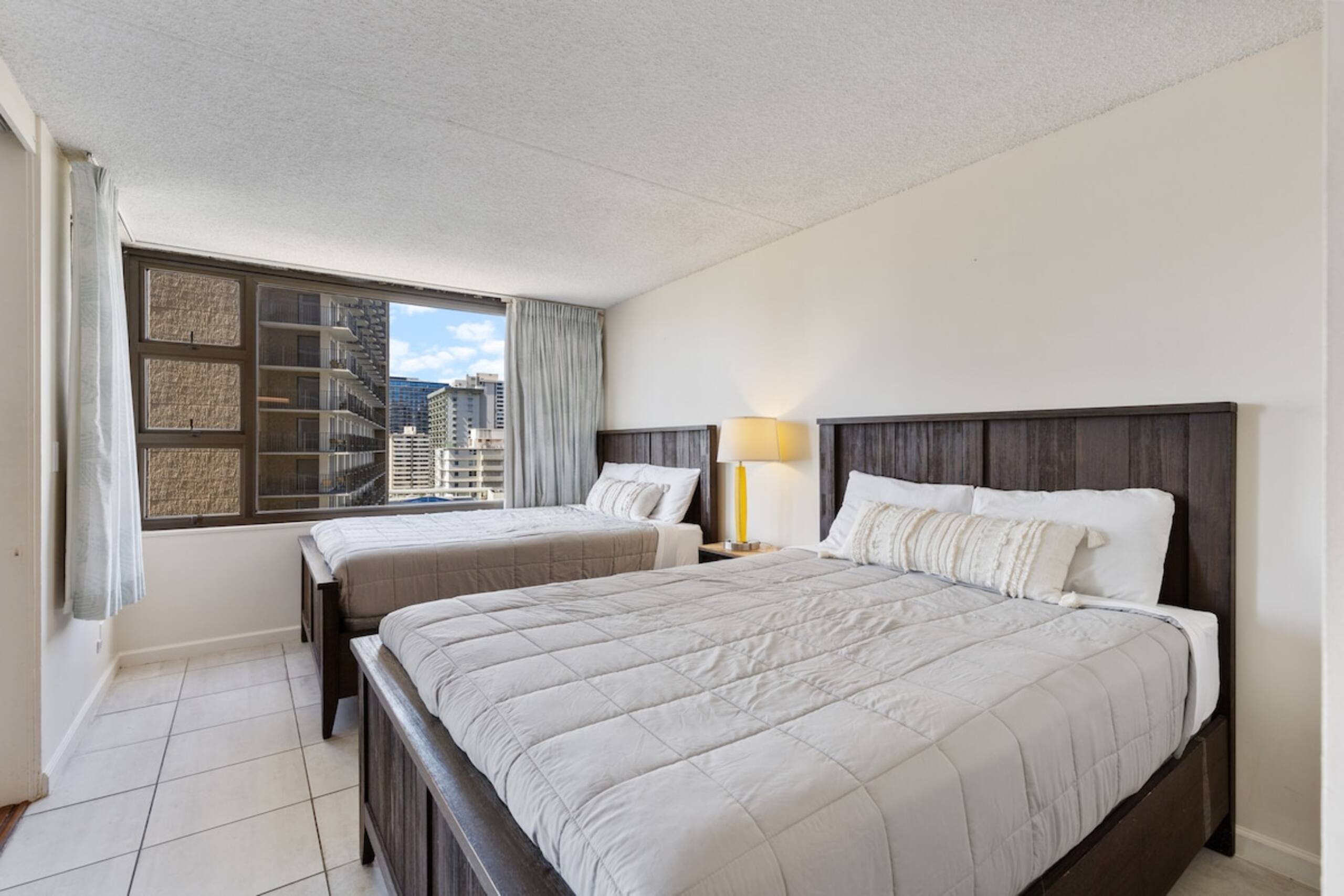 Waikiki Condo w/OceanView +Free Parking, 6 Guests - Photo 10