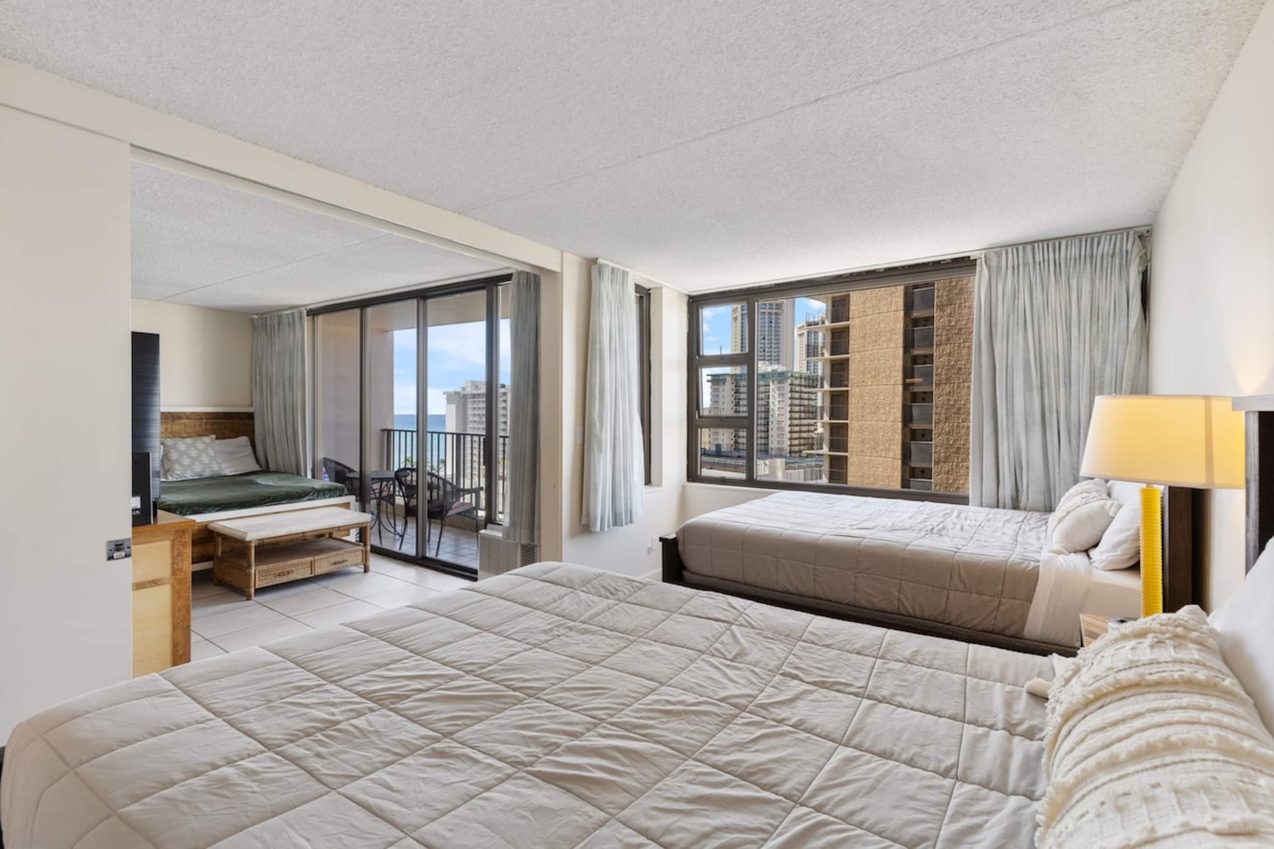 Waikiki Condo w/OceanView +Free Parking, 6 Guests - Photo 6