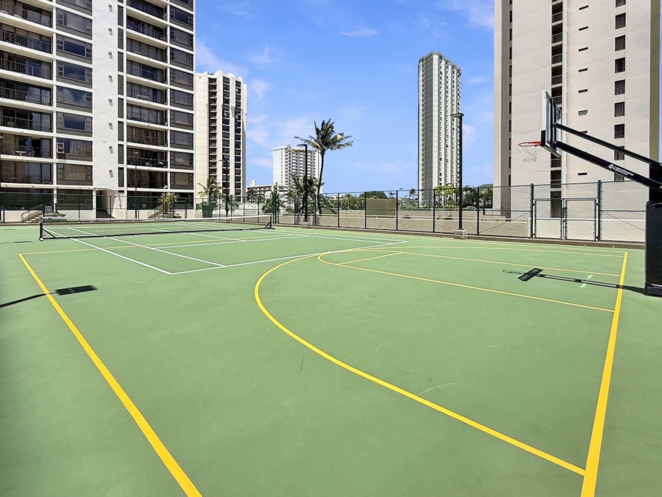 Waikiki Condo w/OceanView +Free Parking, 6 Guests - Photo 31