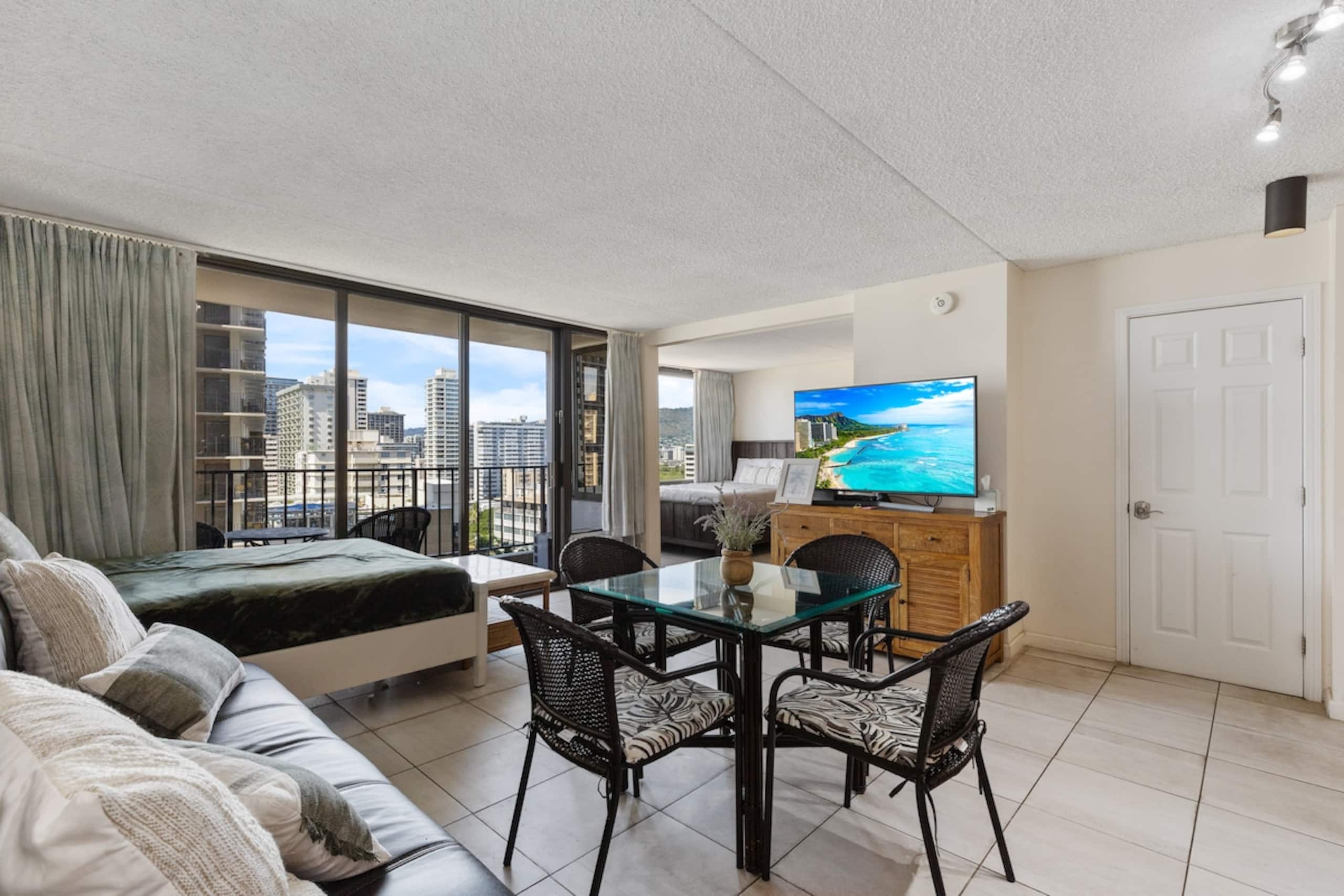 Waikiki Condo w/OceanView +Free Parking, 6 Guests - Main photo