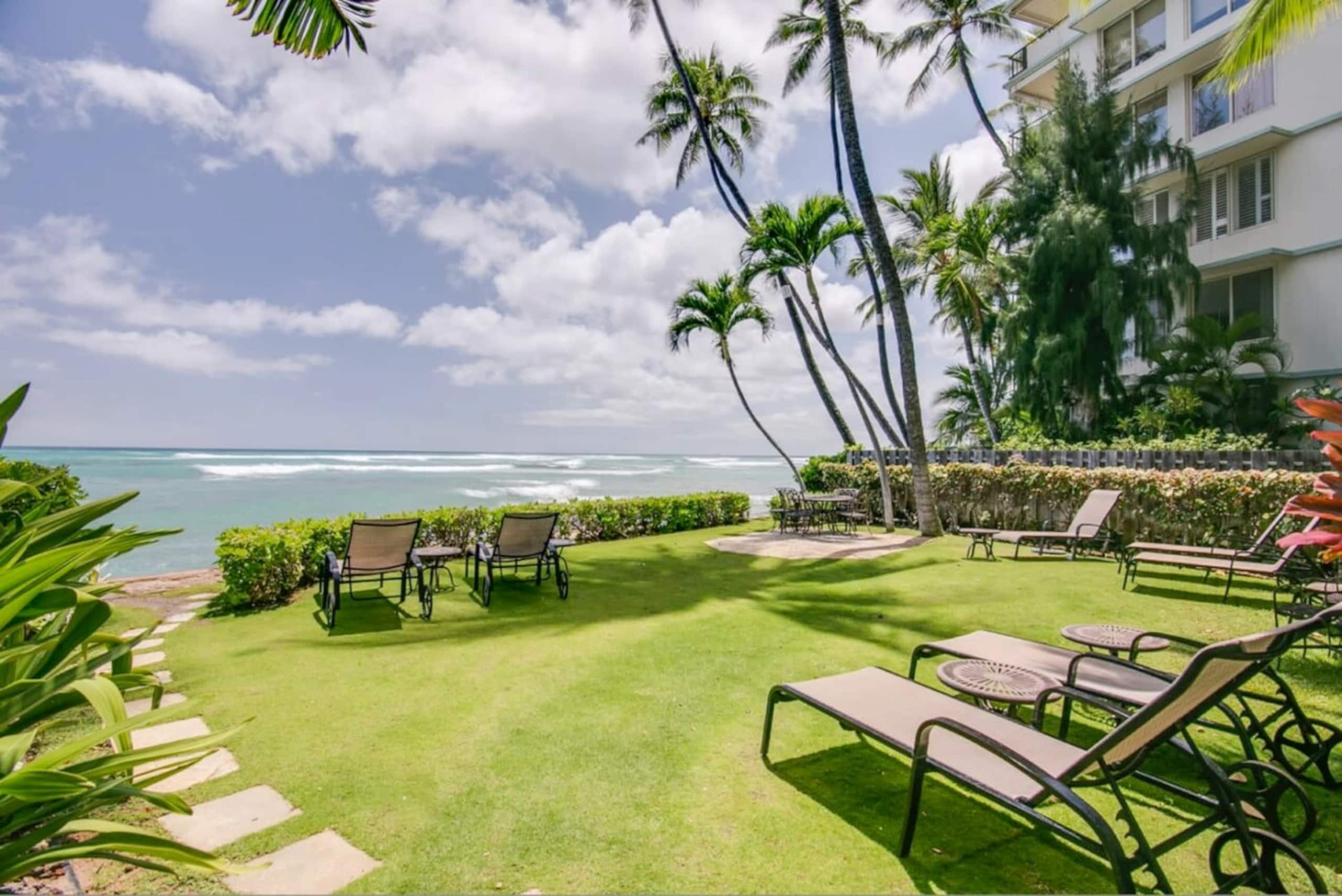 Marbella Lane -Coastal retreat near Diamond Head - Photo 13