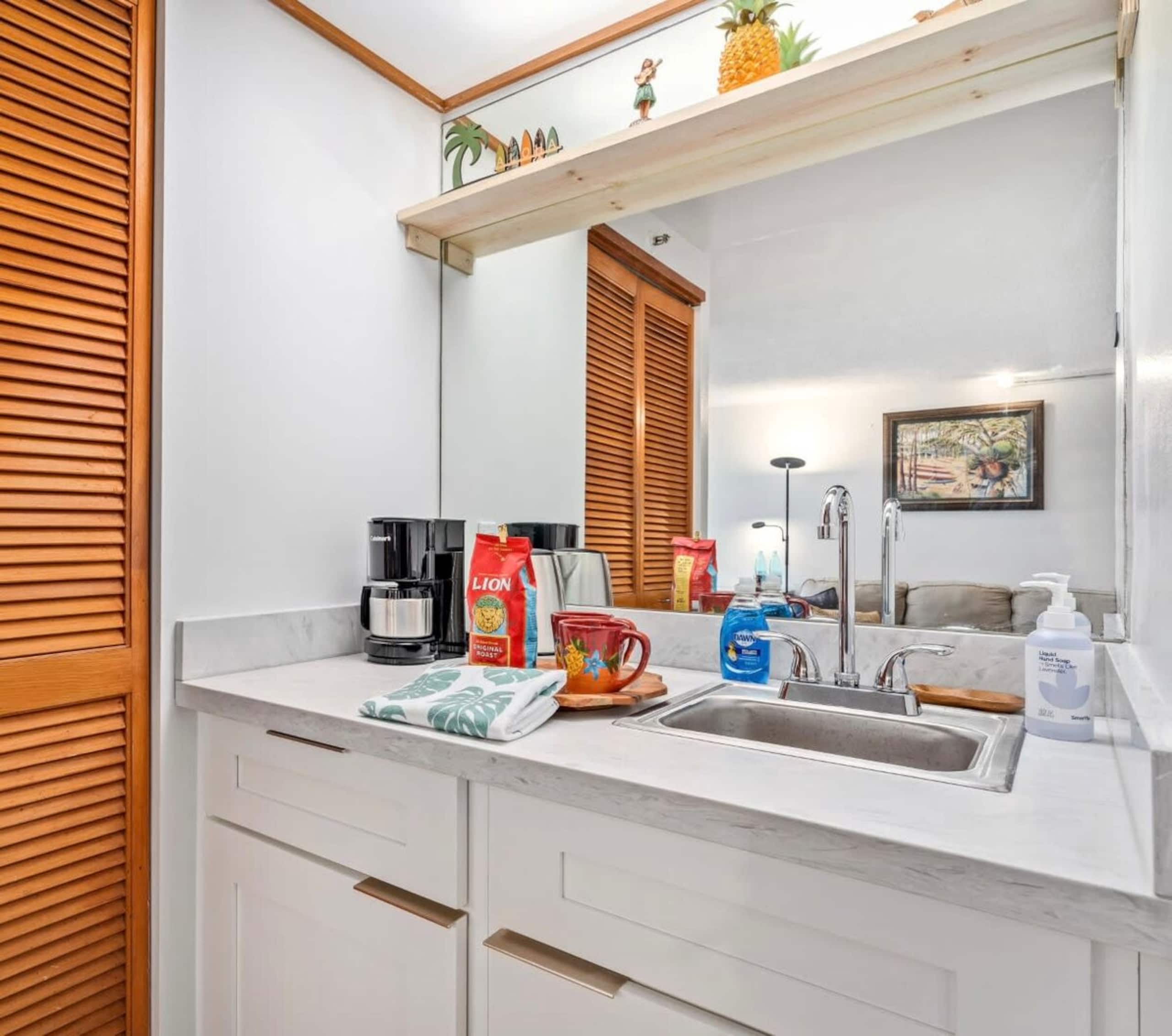 Marbella Lane -Coastal retreat near Diamond Head - Photo 9