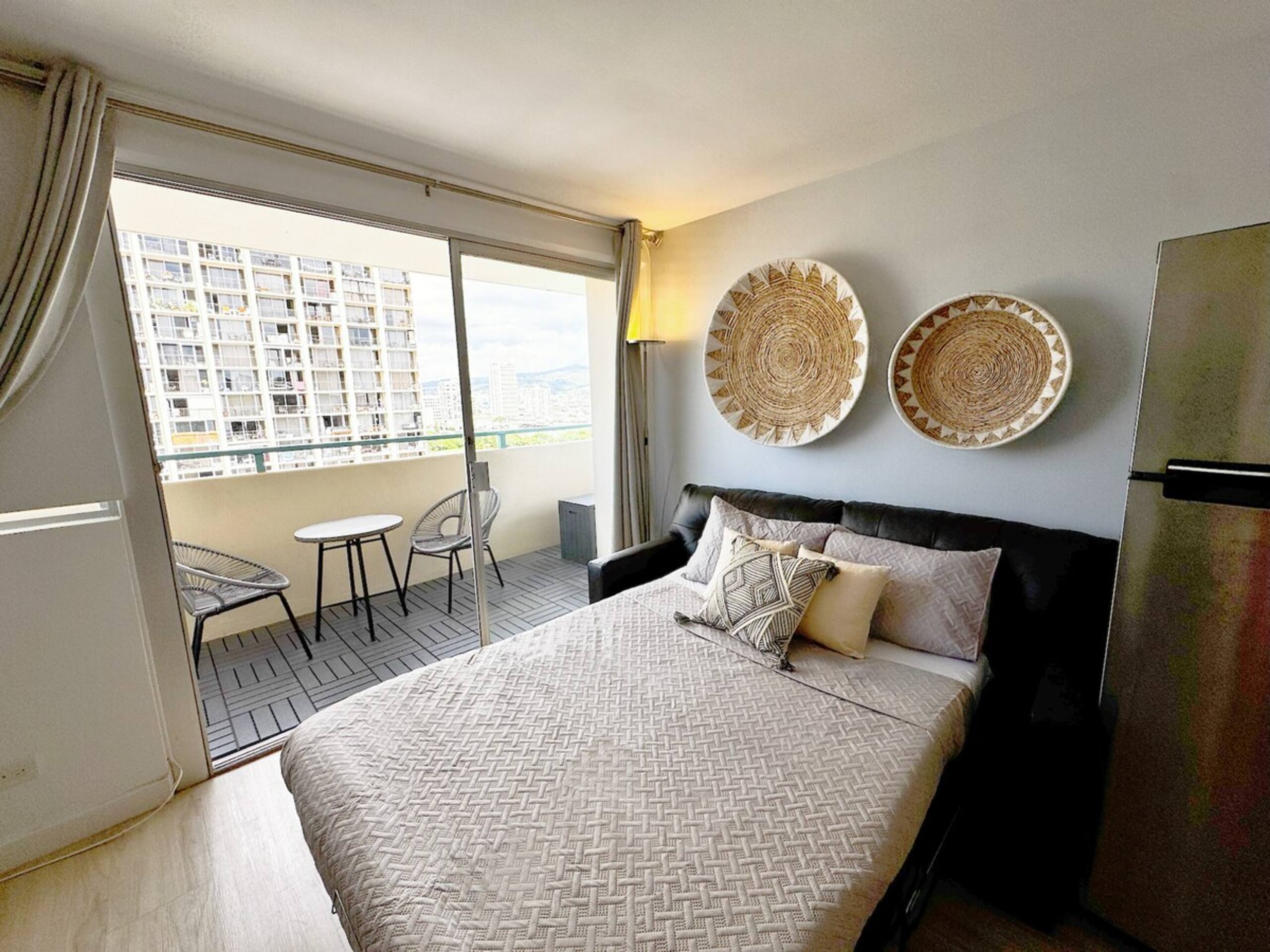 Penthouse 16th F near Waikiki Center with Lanai - Photo 5