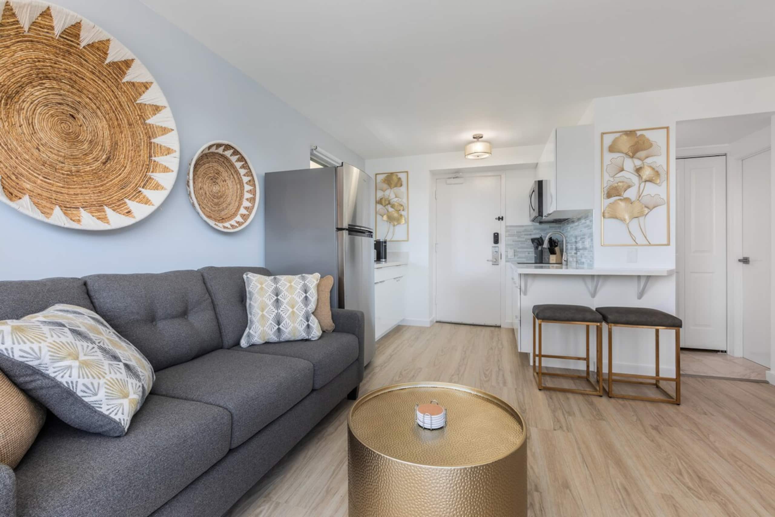 Penthouse 16th F near Waikiki Center with Lanai - Photo 1