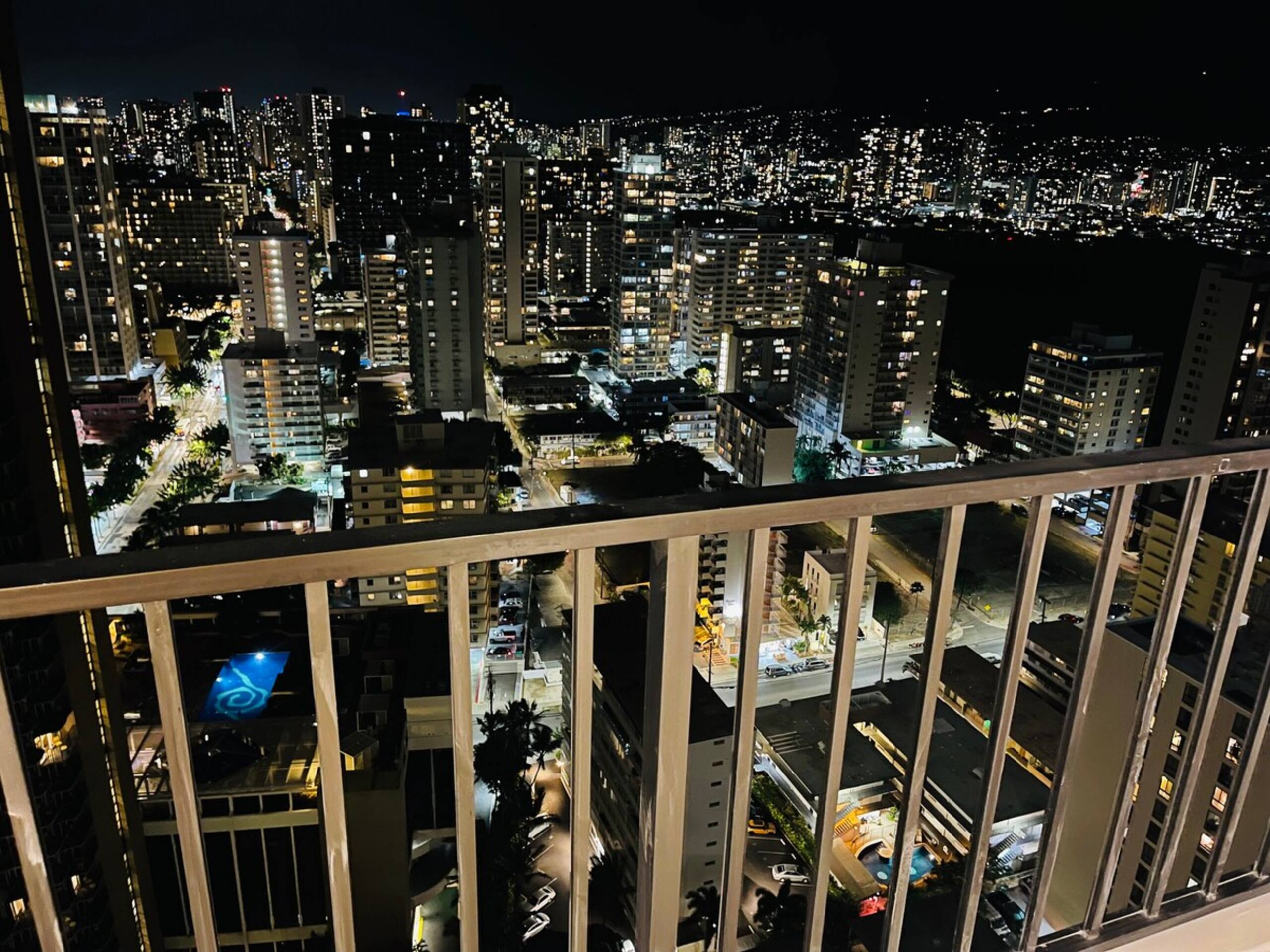 Renovated Waikiki condo 2(Q)+1(F)bed +Free Parking - Photo 5