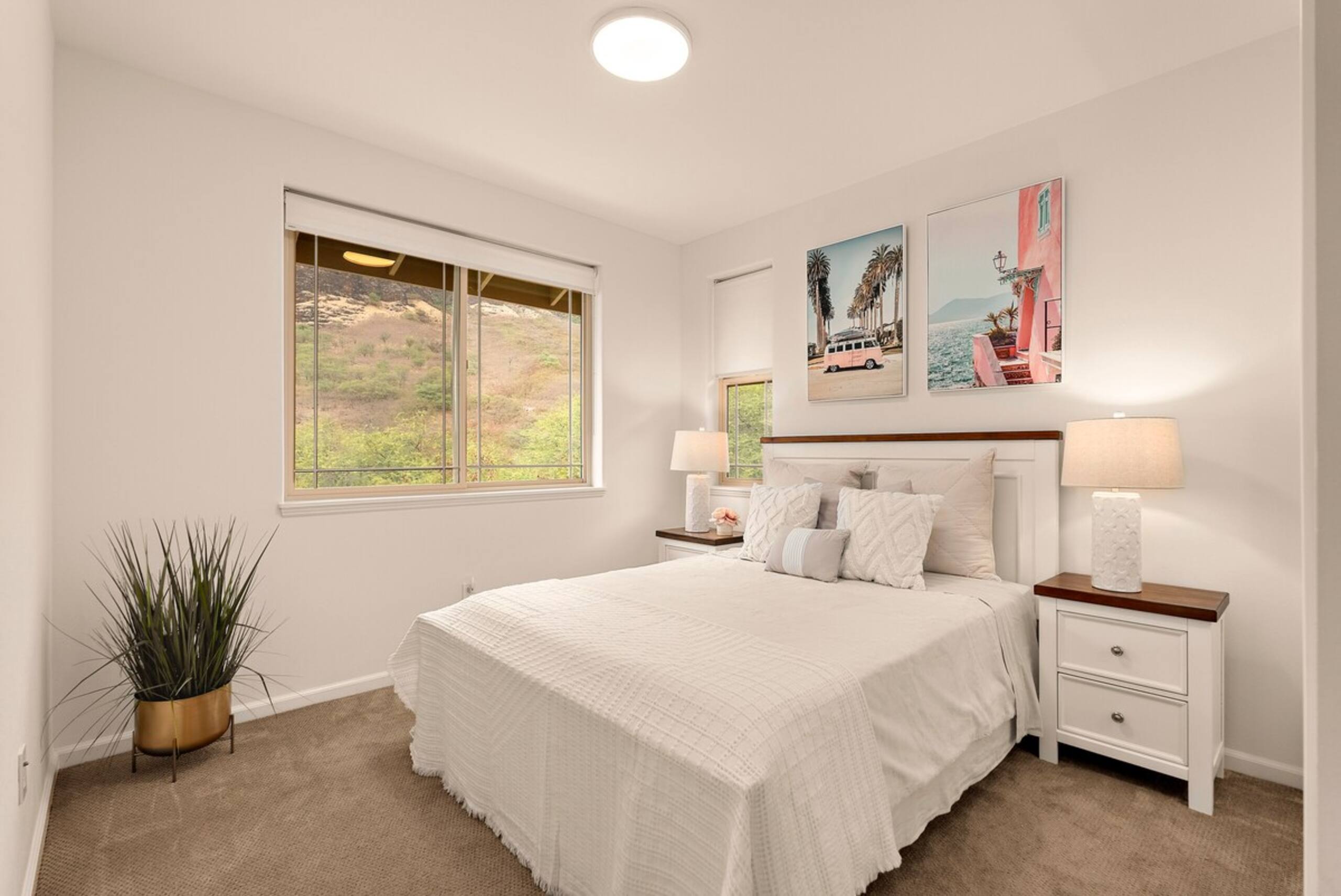 Beautiful 4-BR Home, Near Beach, Mountain View - Photo 20