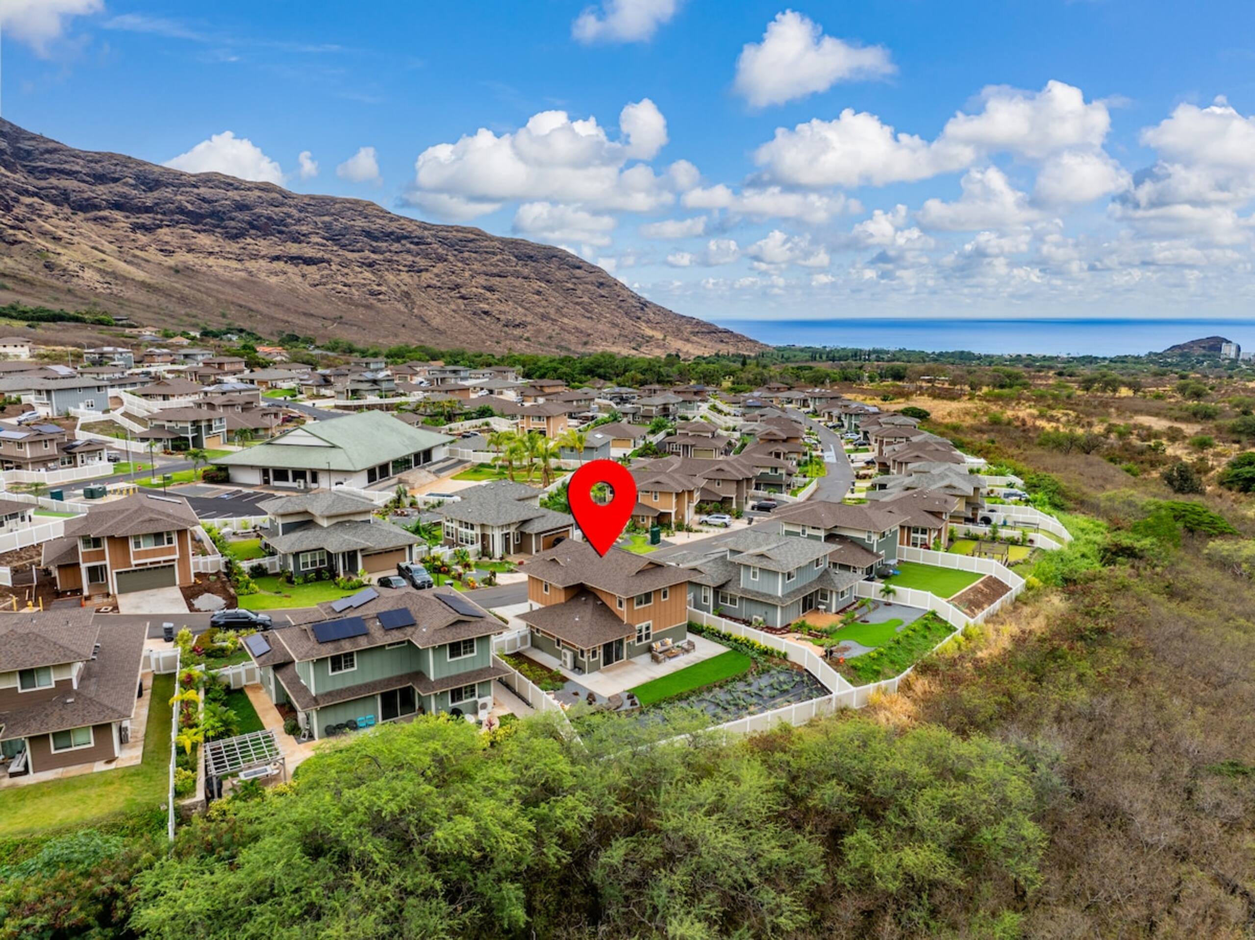 Beautiful 4-BR Home, Near Beach, Mountain View - Photo 49