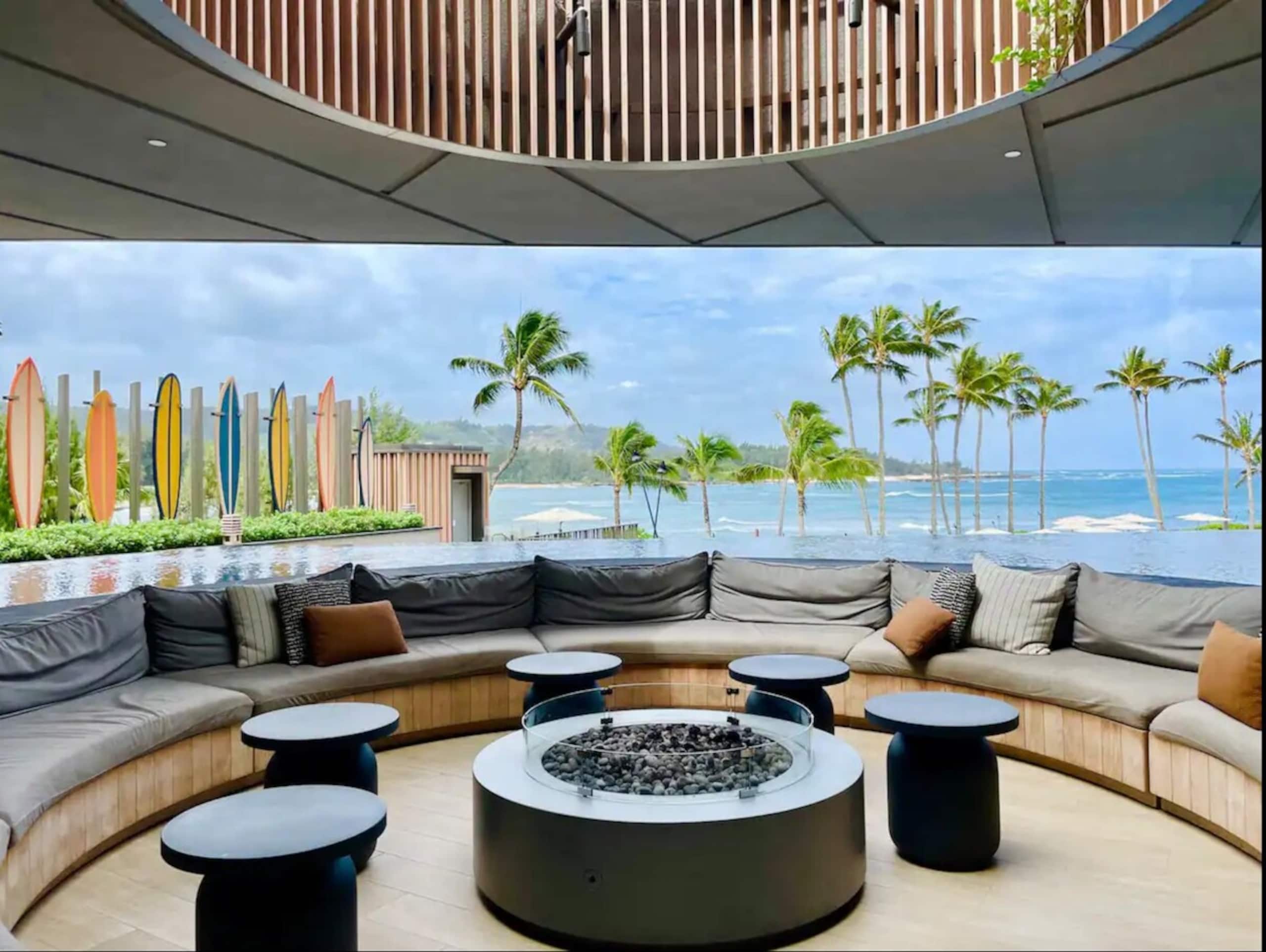 Hidden Gem, Newly Remodeled Turtle Bay Condo - Photo 2