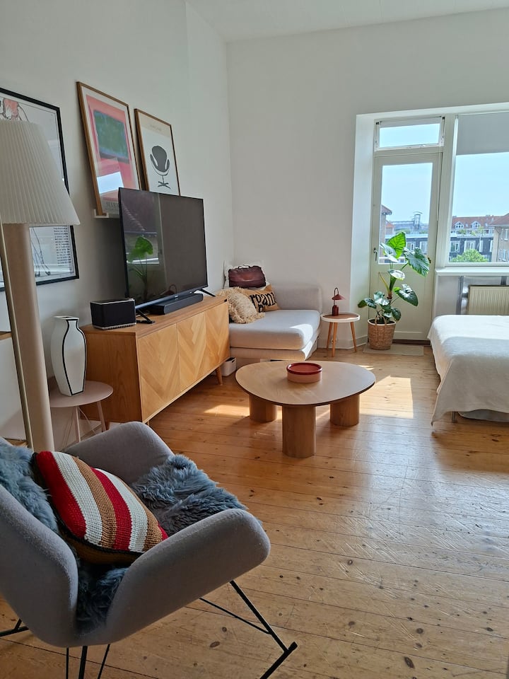 Bright And Stylish Norrebro Apartment With Balcony - Copenhague