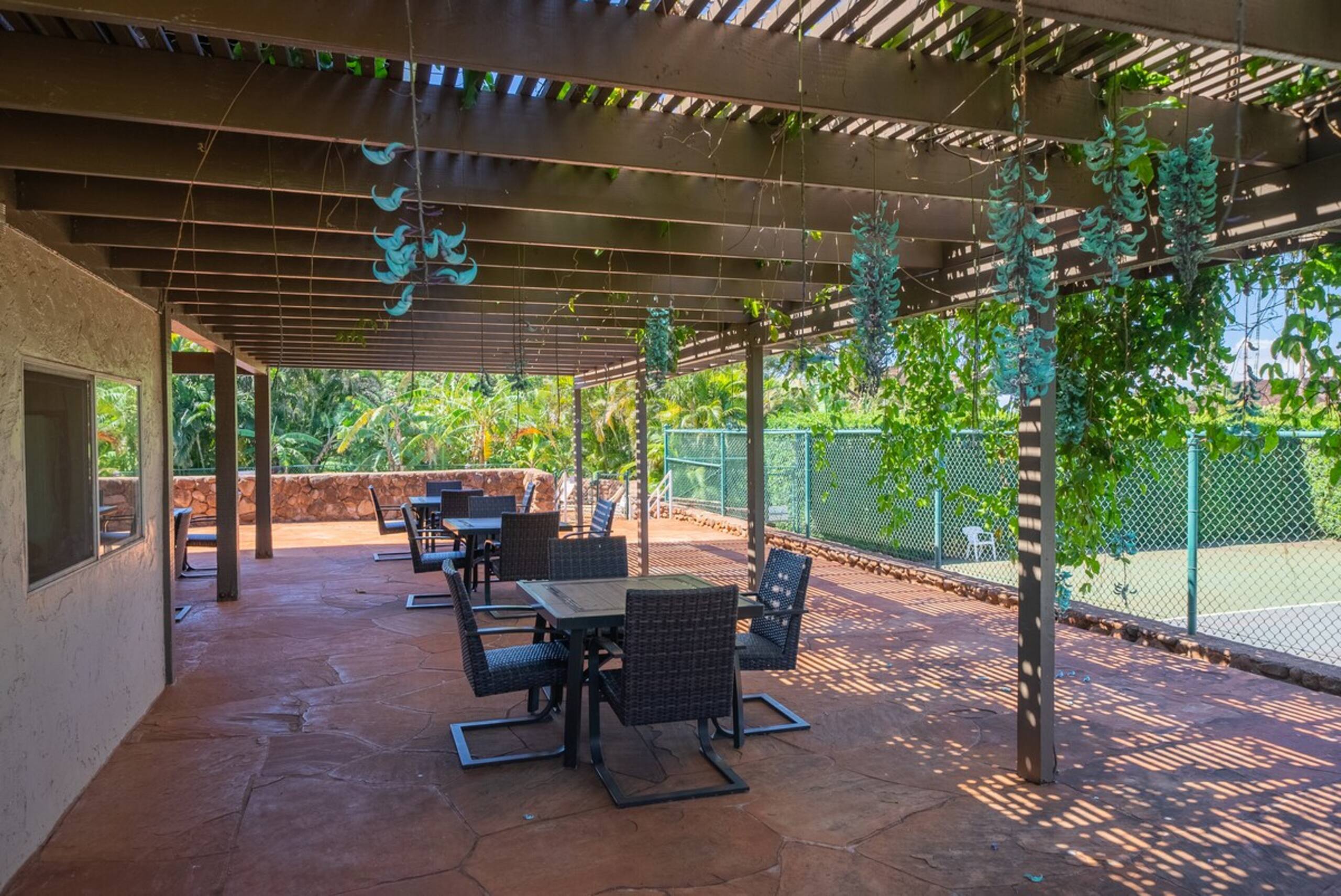 Family townhouse w/ pool near Kaanapali Beach - Photo 54