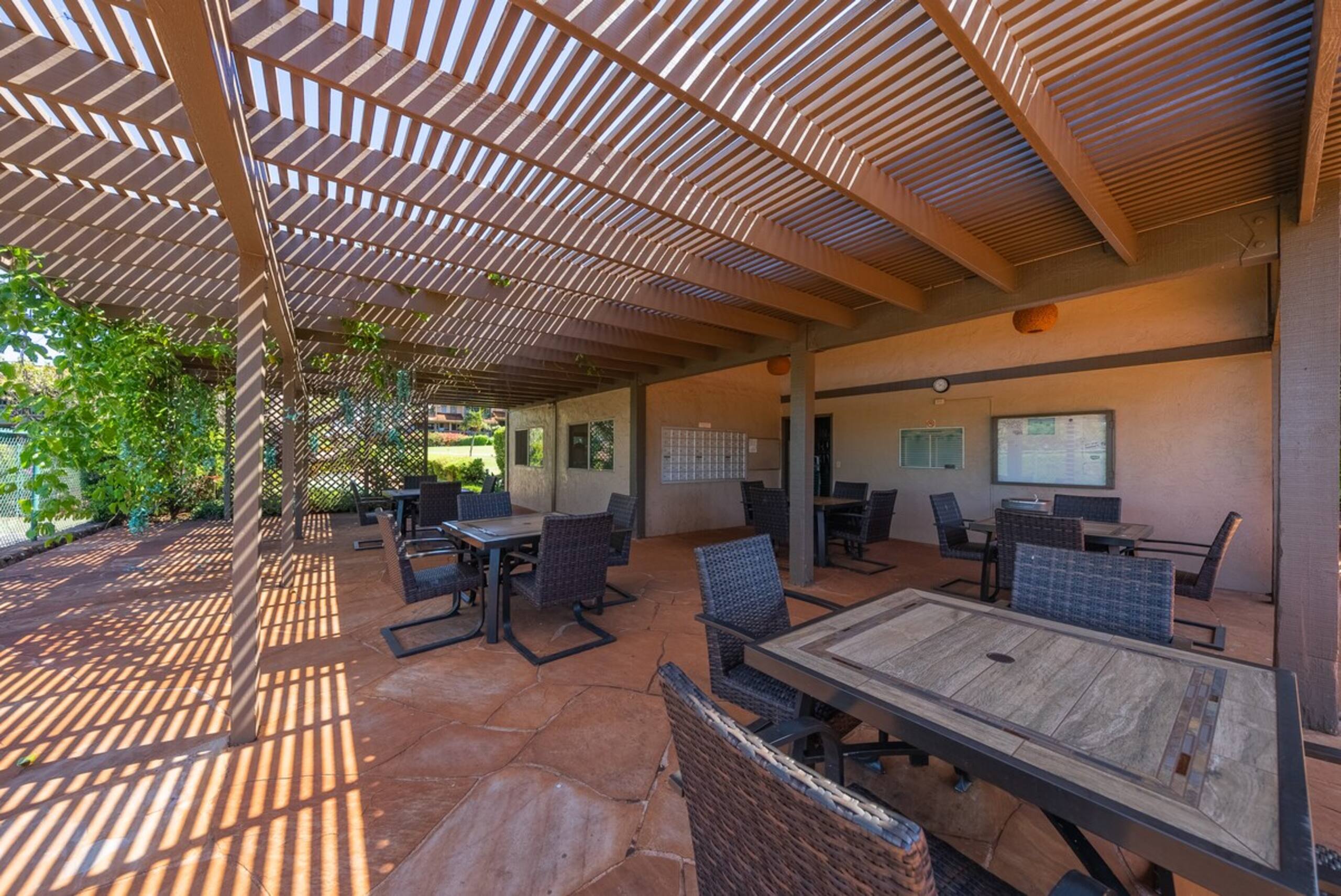Family townhouse w/ pool near Kaanapali Beach - Photo 56