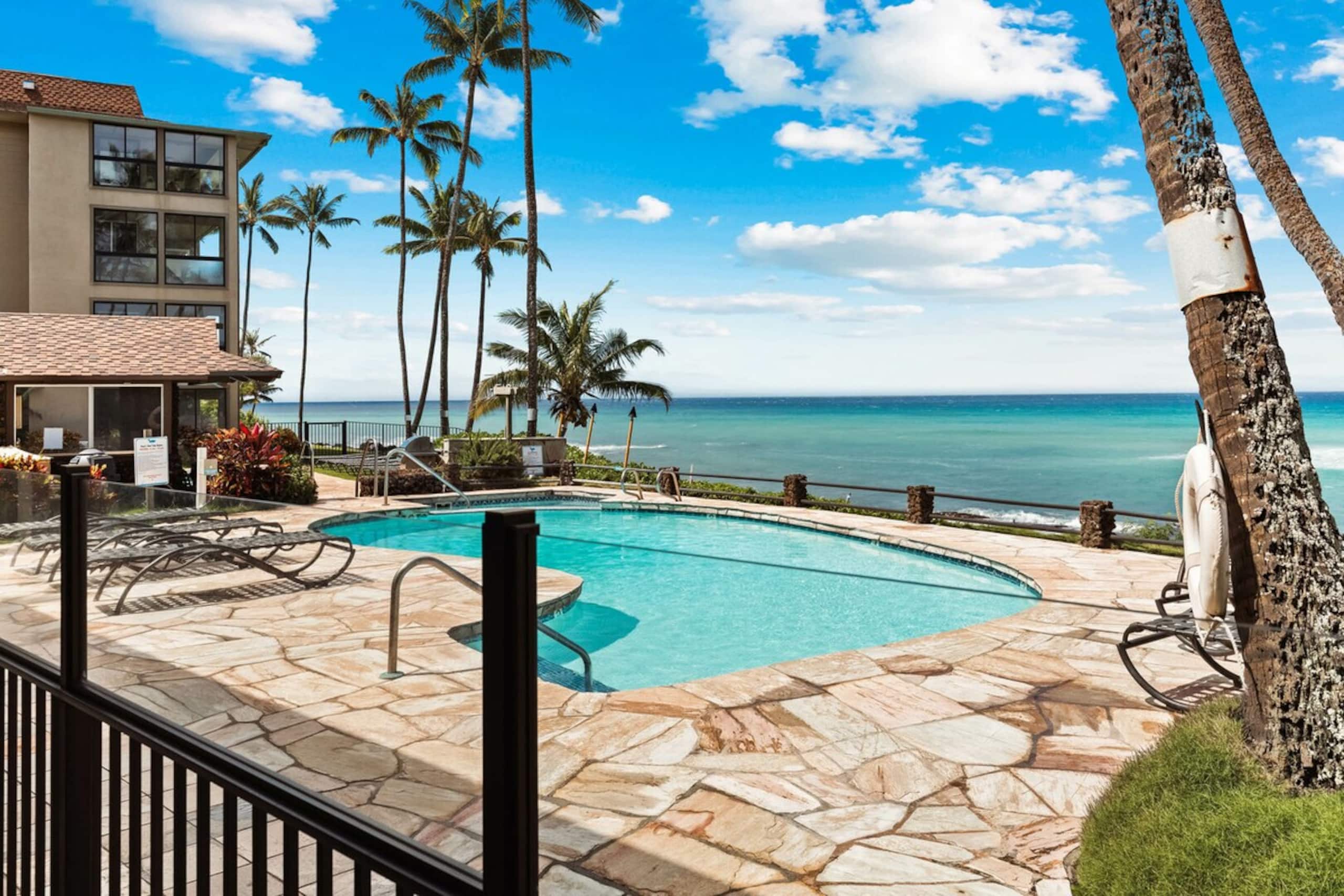 Ocean views and A/C combine in this Deluxe studio - Photo 28