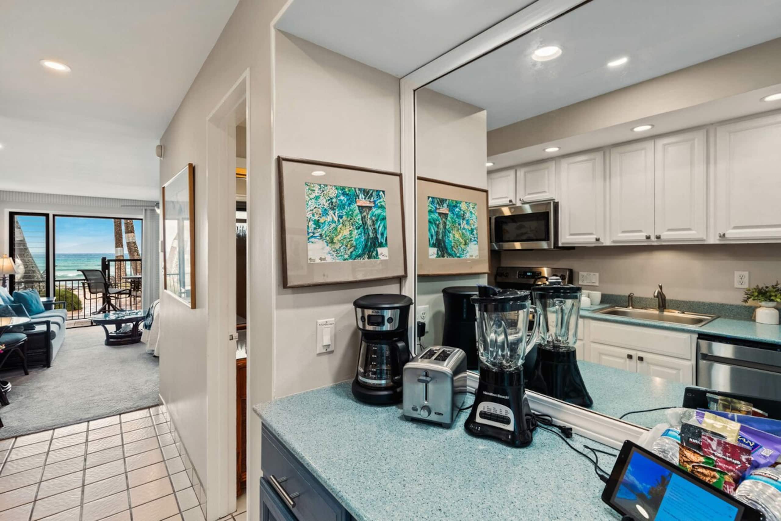 Ocean views and A/C combine in this Deluxe studio - Photo 12