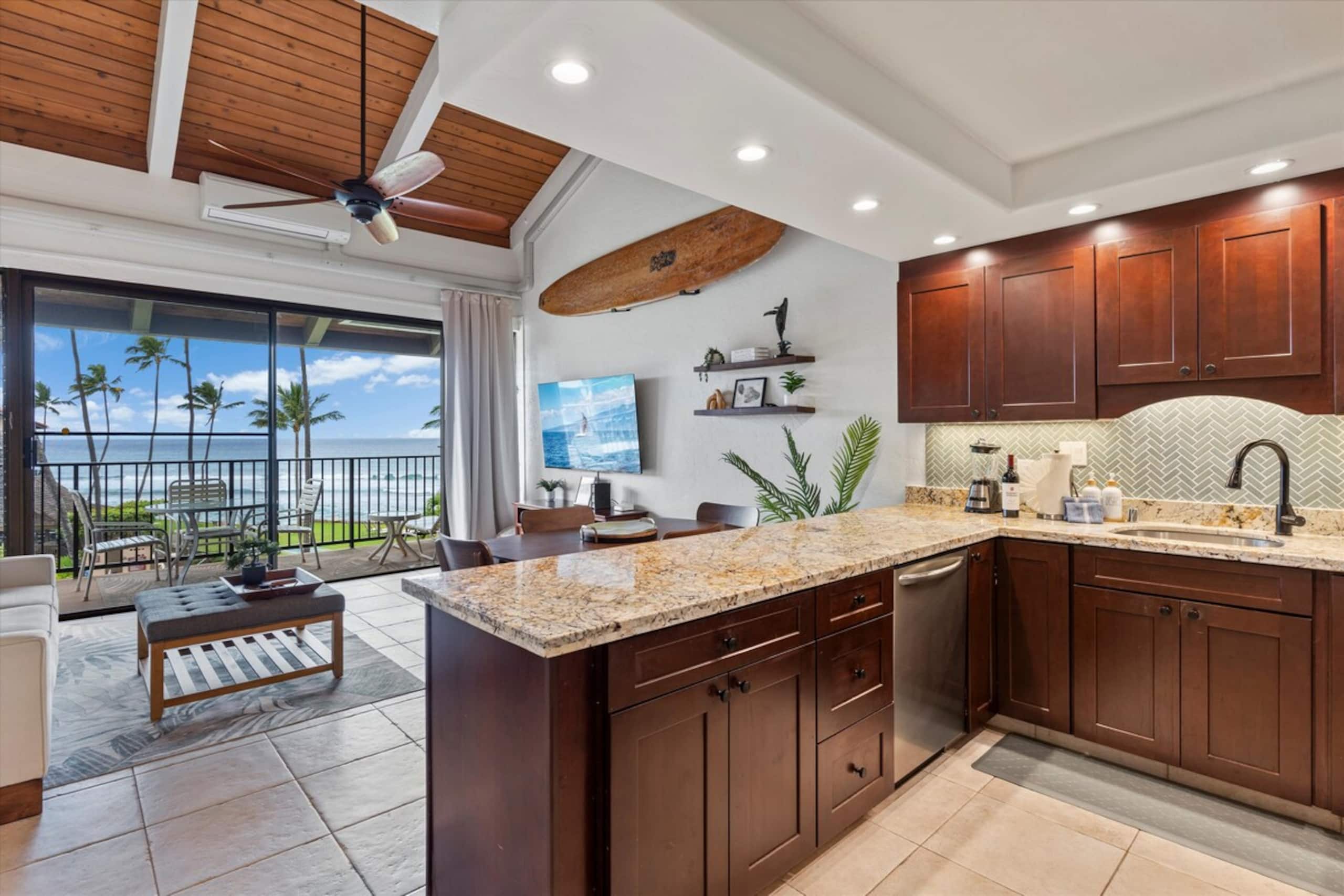 3 Bed Oceanfront Penthouse - Photo 4