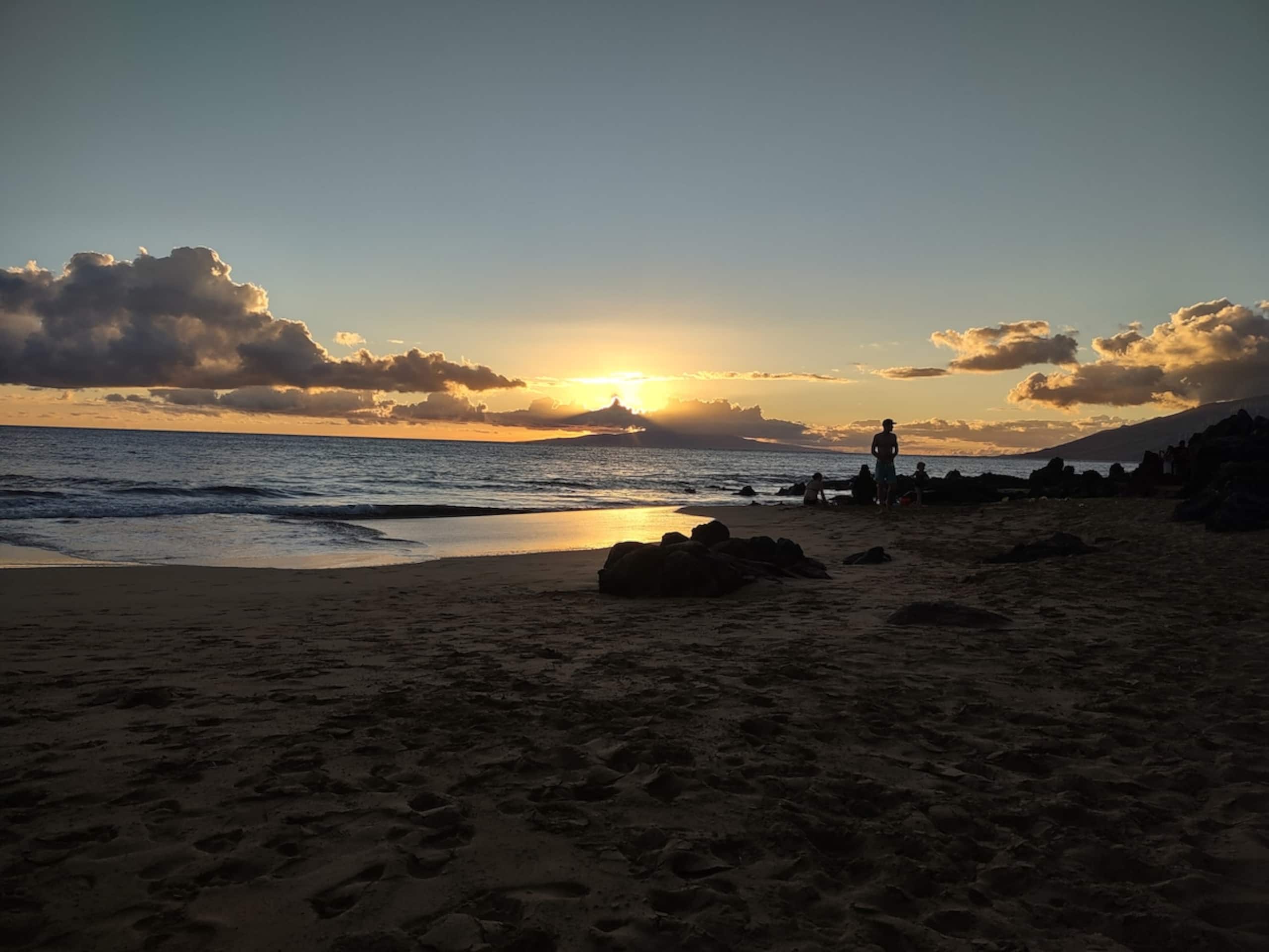 Walk to Beach, restaurants, shopping. Ocean view - Photo 10