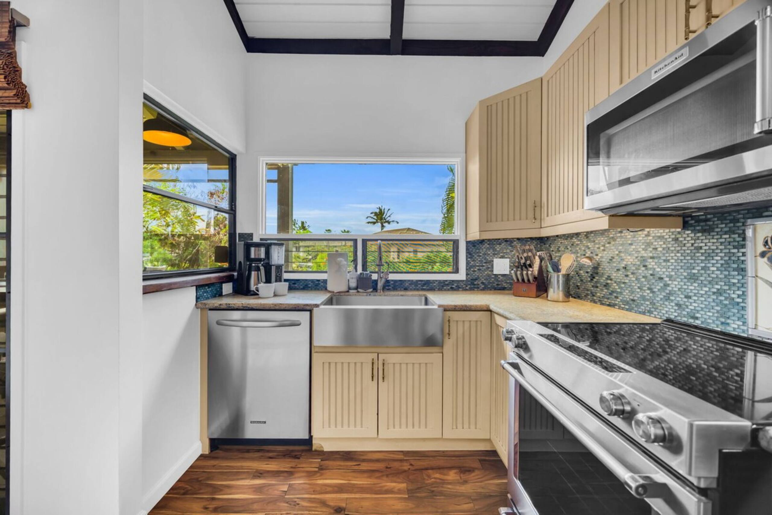 New Listing Beautiful 2bd condo in Wailea - Photo 17