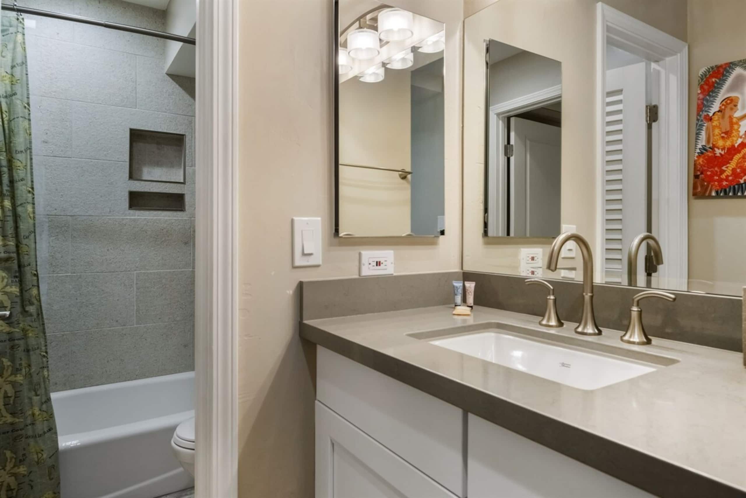25% Off-Steps to Beach-AC in Every Room-Remodeled - Photo 18