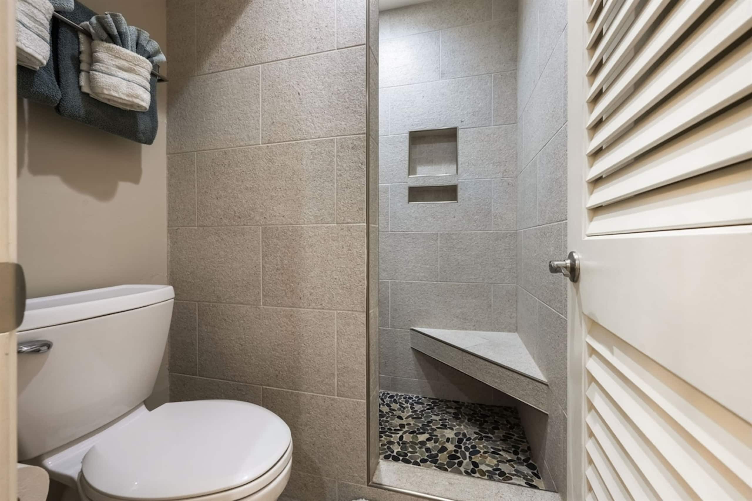 25% Off-Steps to Beach-AC in Every Room-Remodeled - Photo 21