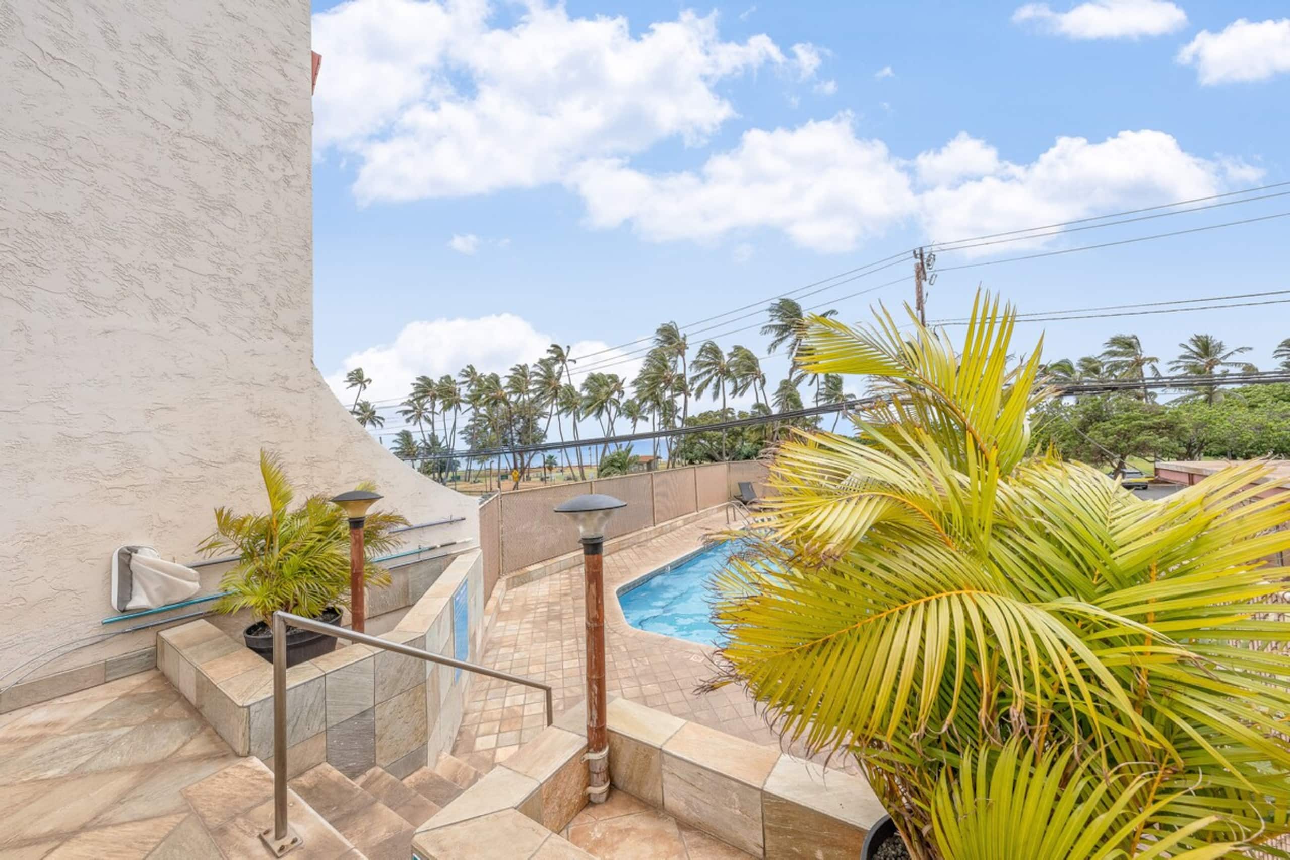 Aloha Vibes: Oceanfront View, Beach & Food Trucks - Photo 39