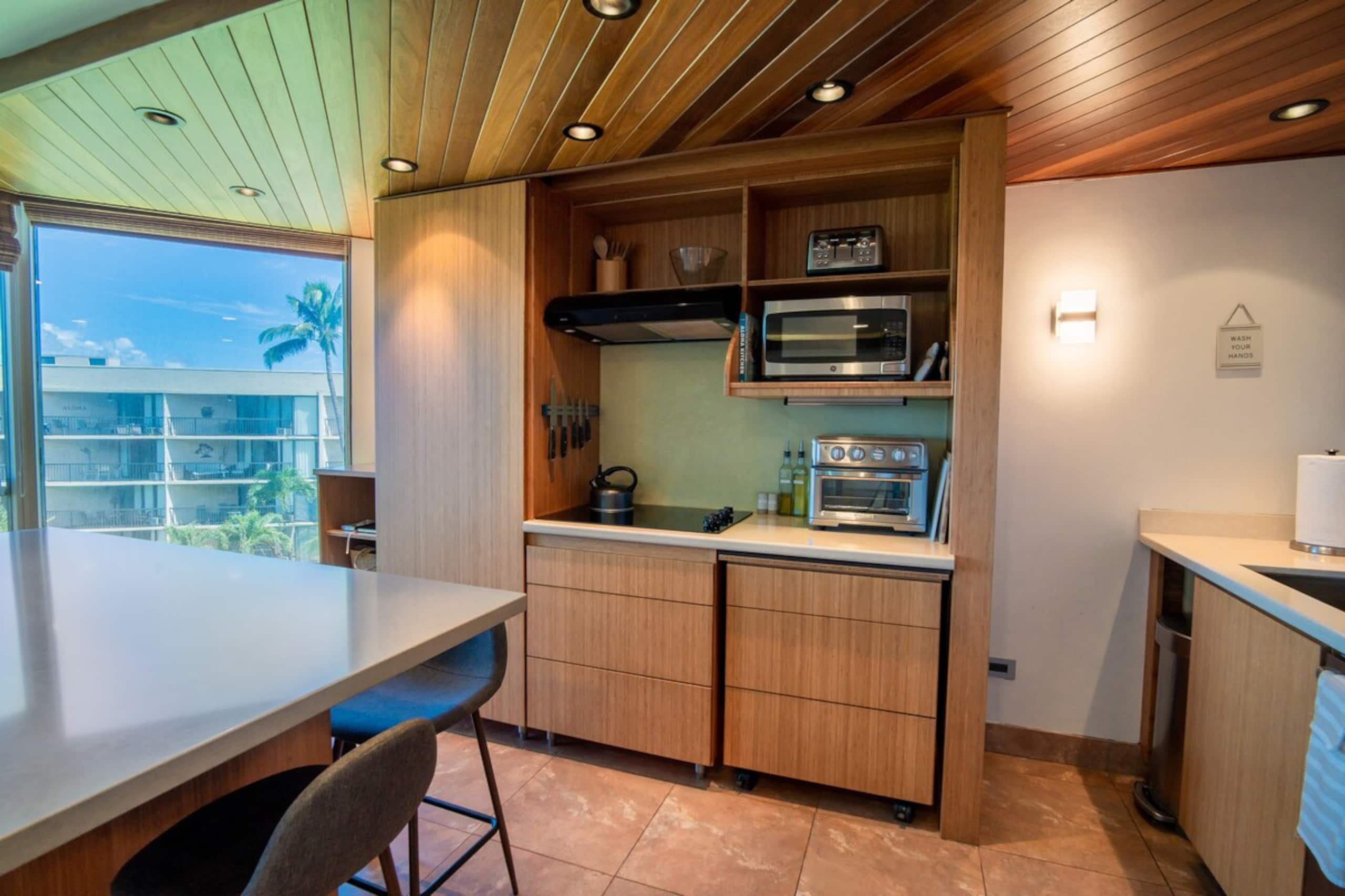 Bamboo Forest Getaway- Oceanfront, View & Pool - Photo 16