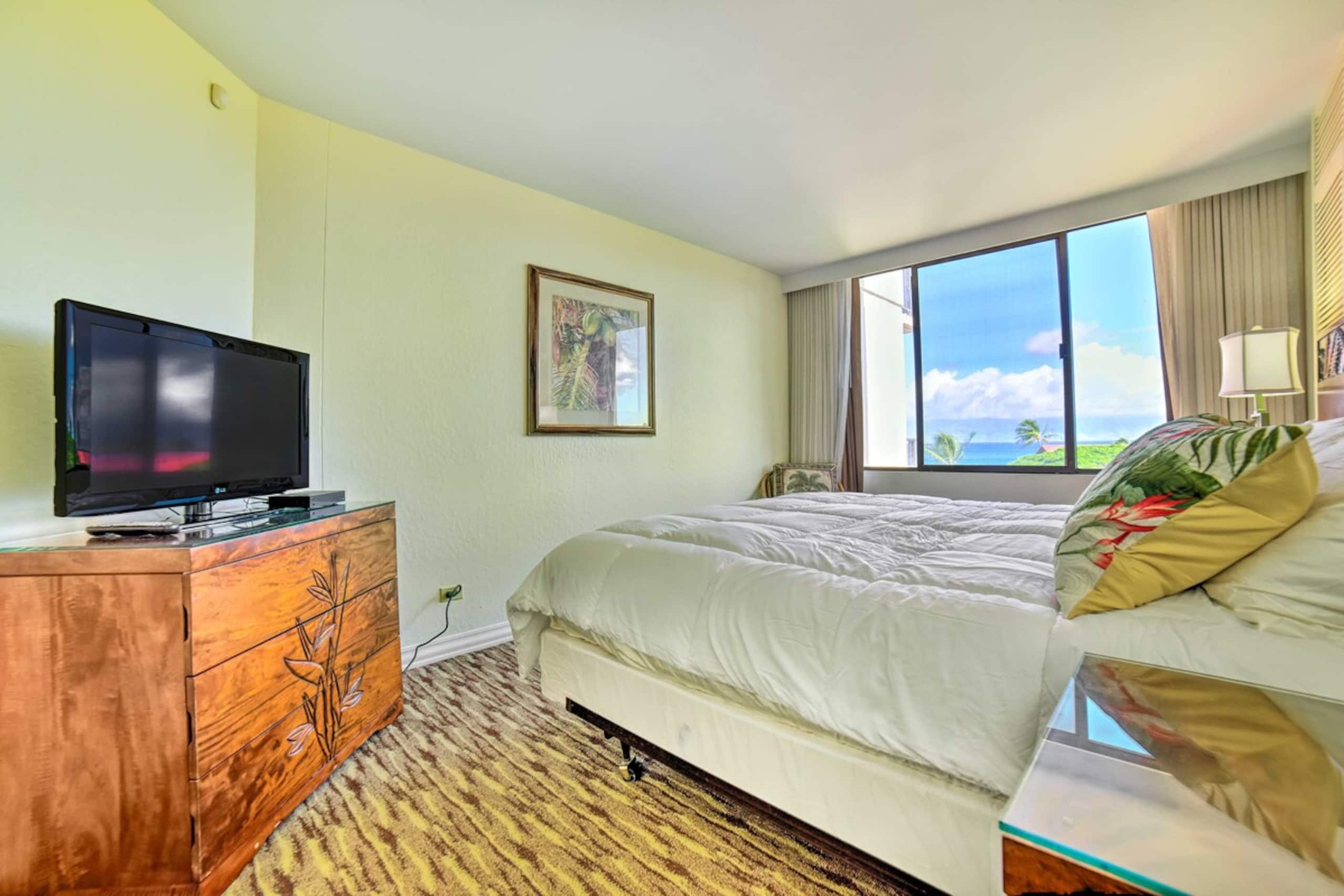 Cute Beachfront Condo w/ Lanai & Resort Pools - Photo 16