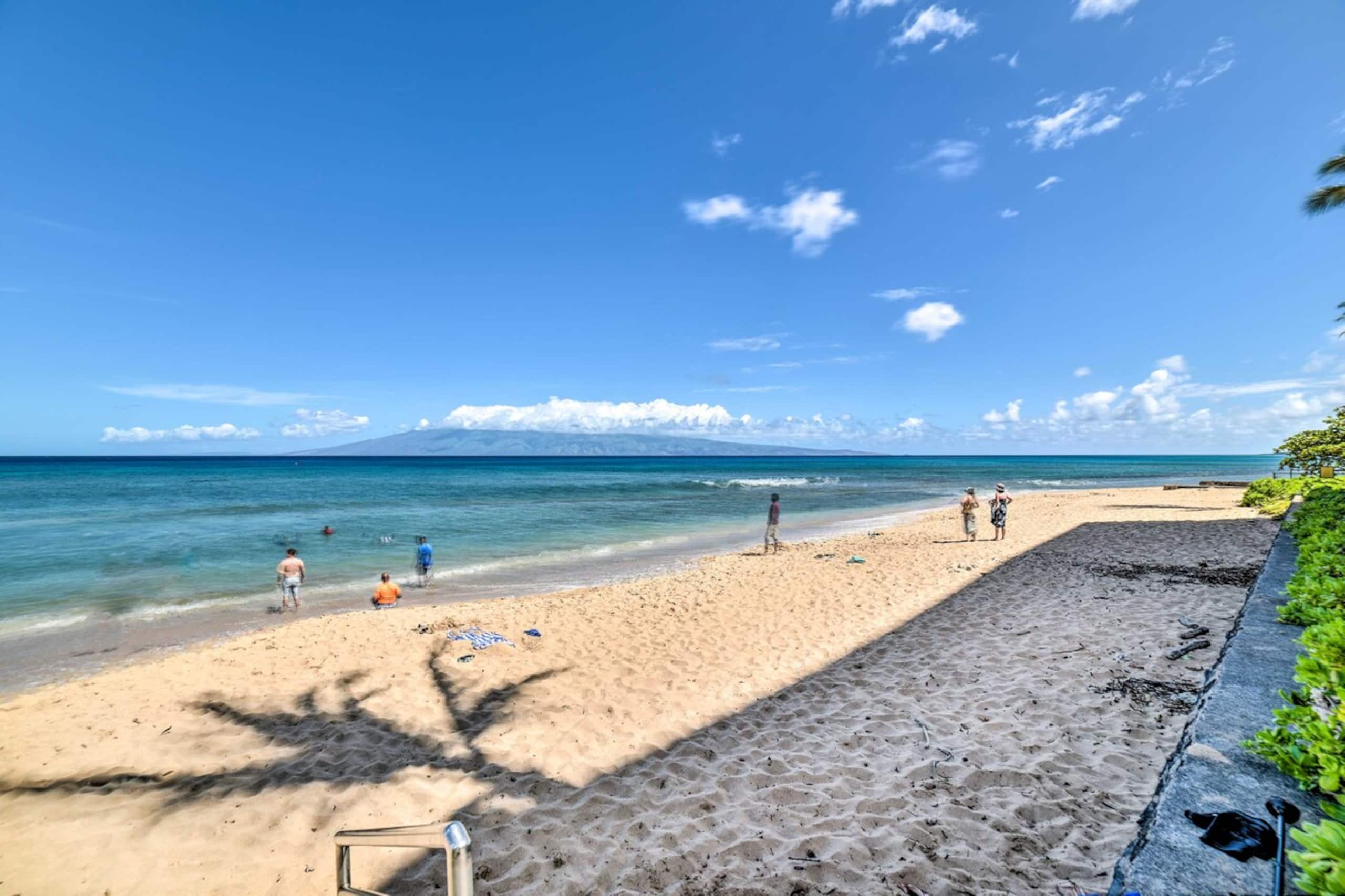 Cute Beachfront Condo w/ Lanai & Resort Pools - Photo 25