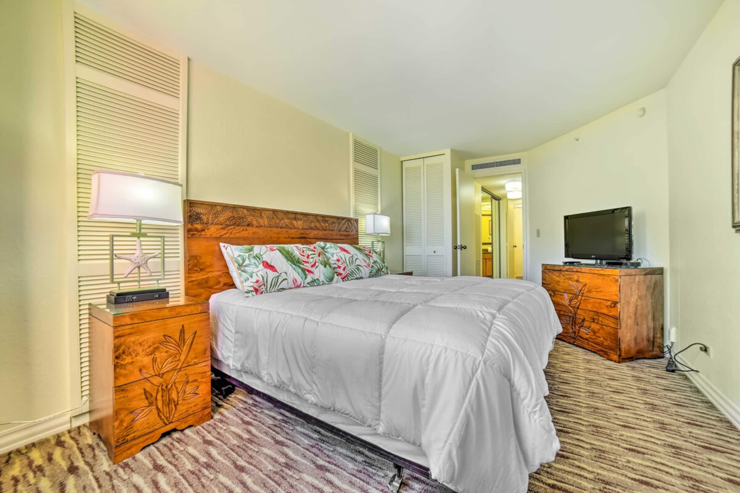 Cute Beachfront Condo w/ Lanai & Resort Pools - Photo 15
