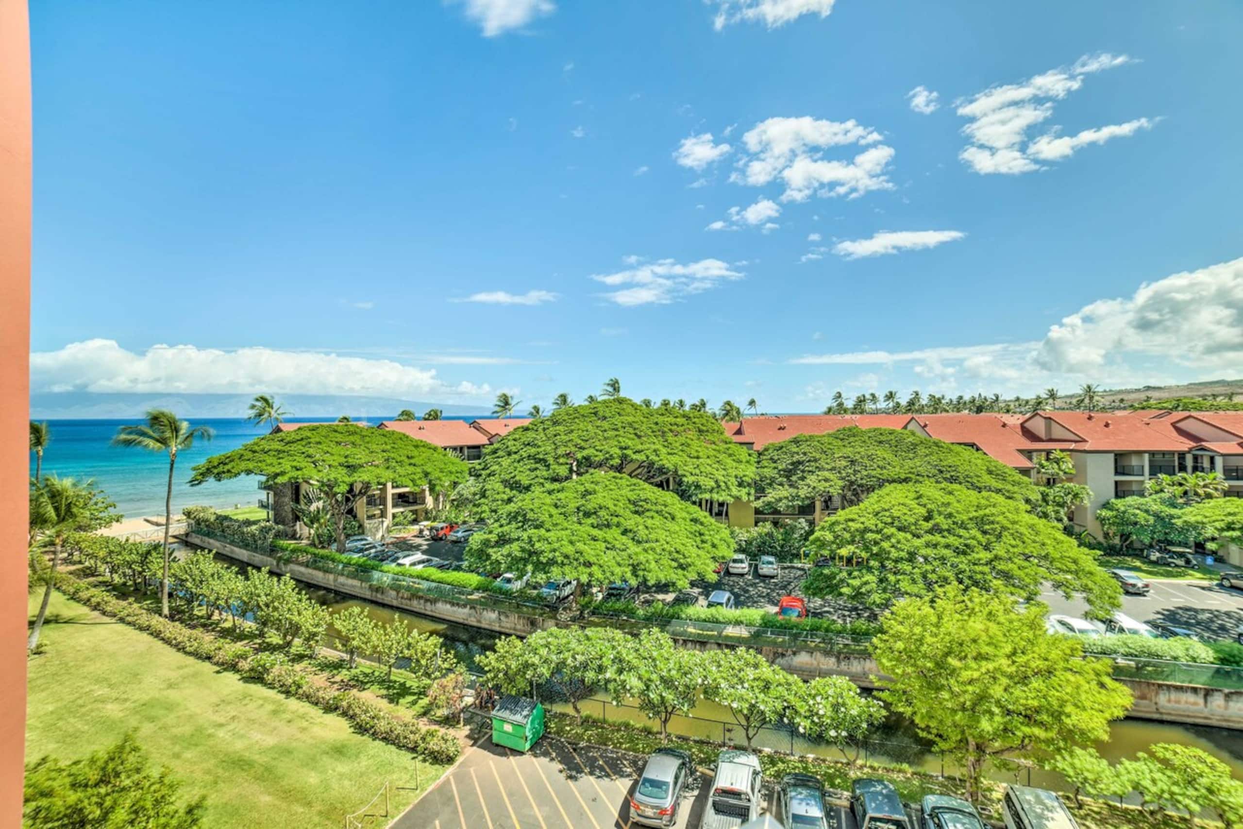 Cute Beachfront Condo w/ Lanai & Resort Pools - Photo 23