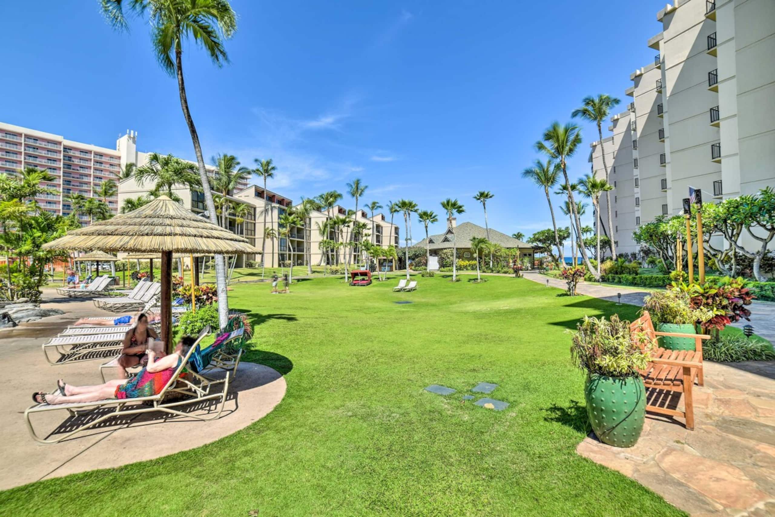 Cute Beachfront Condo w/ Lanai & Resort Pools - Photo 27