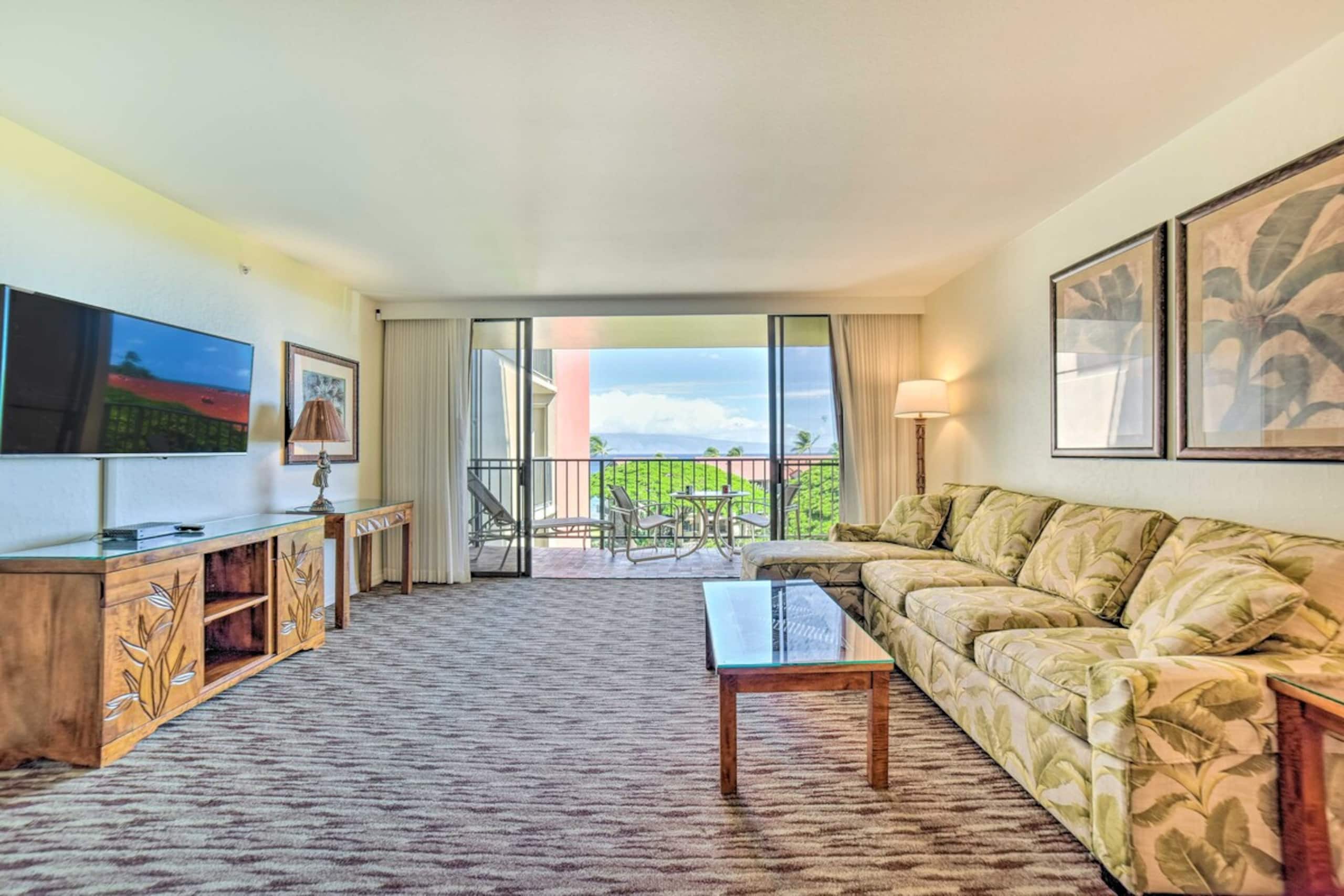 Cute Beachfront Condo w/ Lanai & Resort Pools - Photo 8