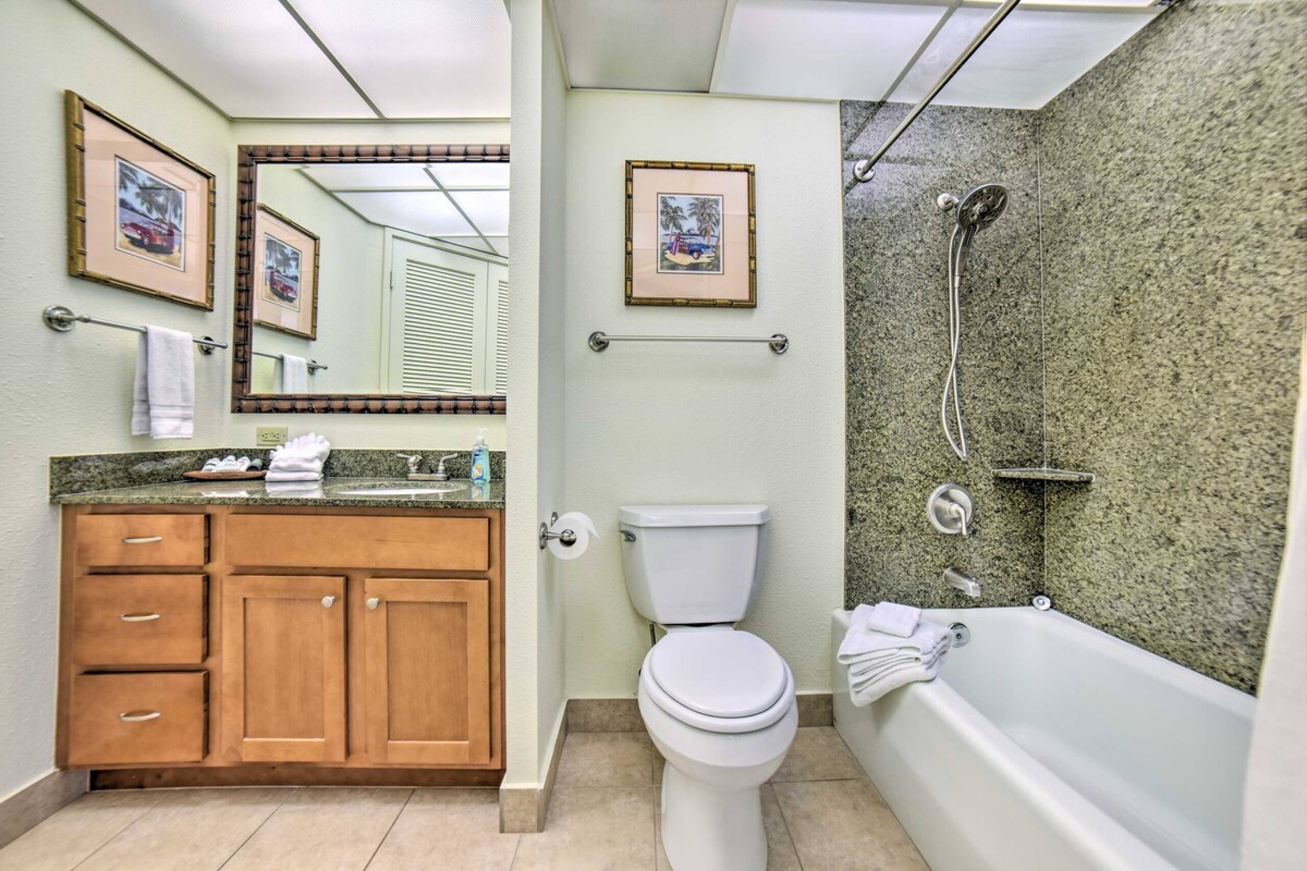 Cute Beachfront Condo w/ Lanai & Resort Pools - Photo 19
