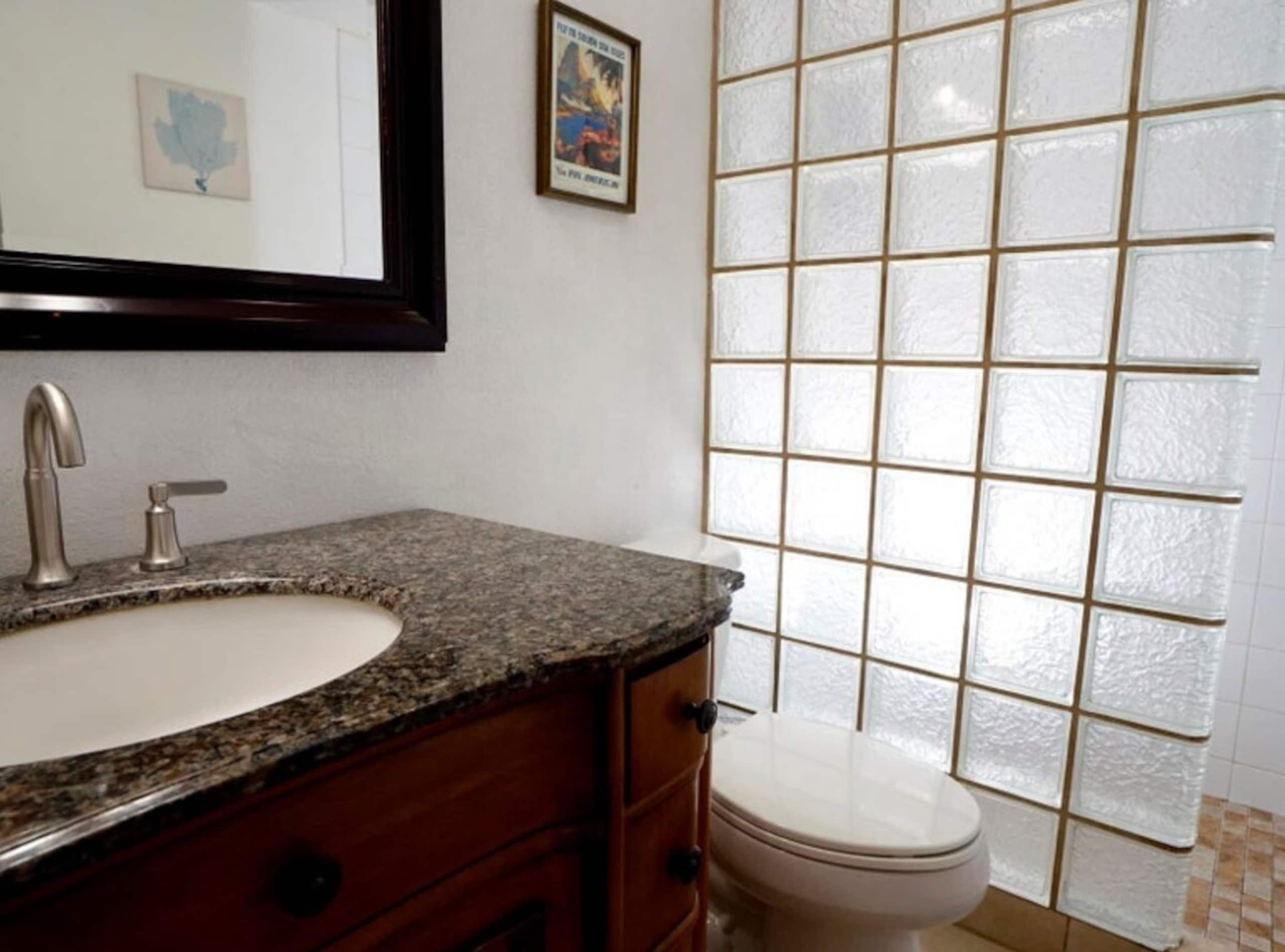 Dreamy Ocean Views, Private Lanai, Updated Kitchen - Main photo