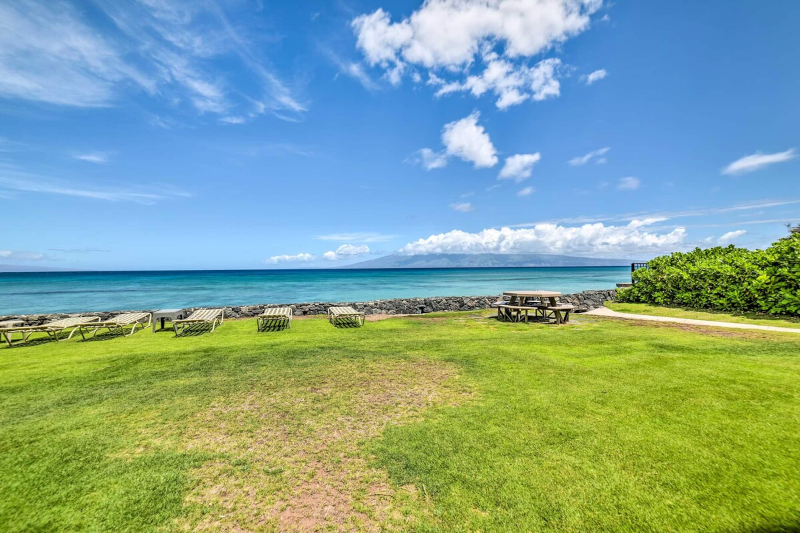 Beachfront Condo Sunset Views & Pool Access - Photo 21