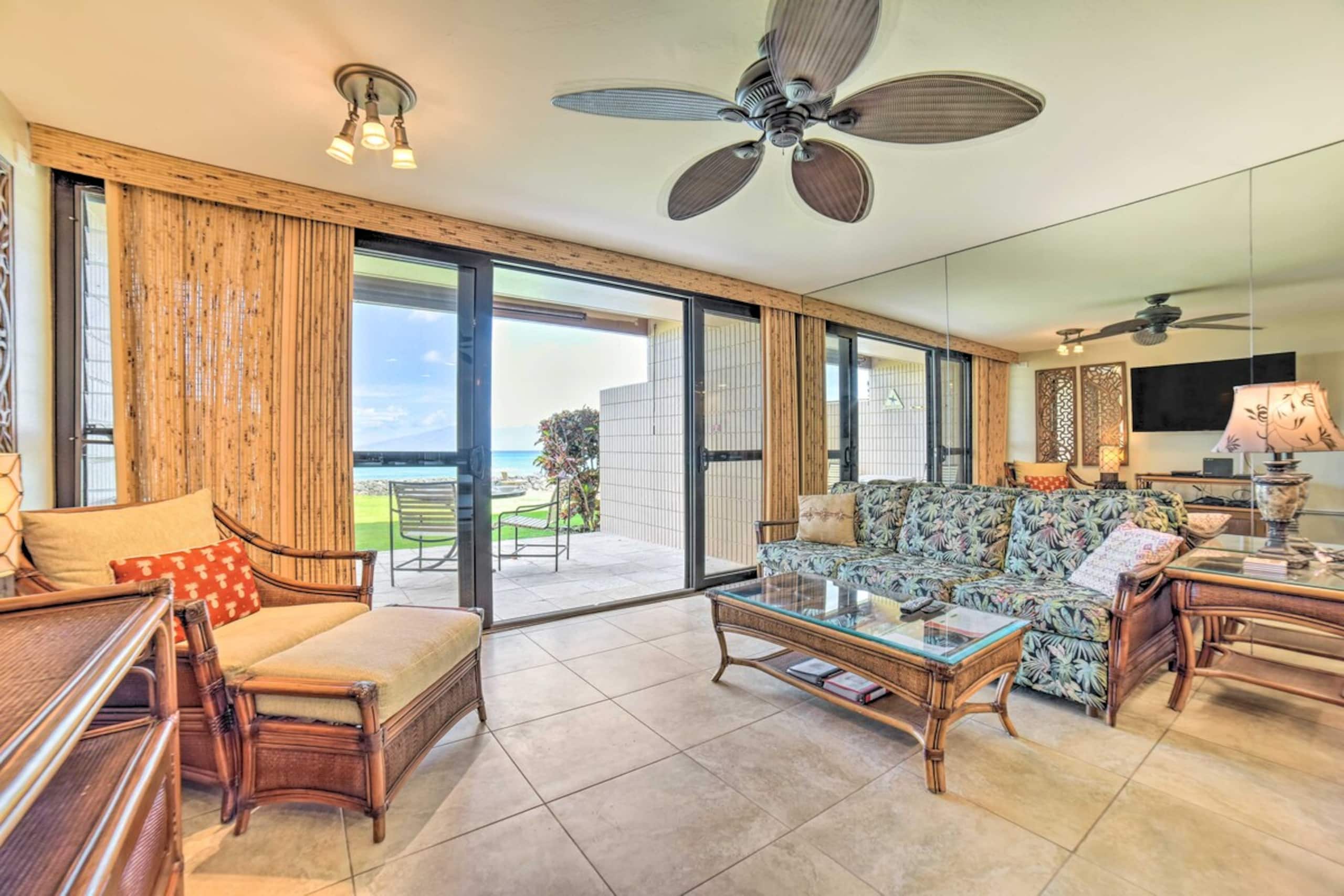 Beachfront Condo Sunset Views & Pool Access - Photo 6