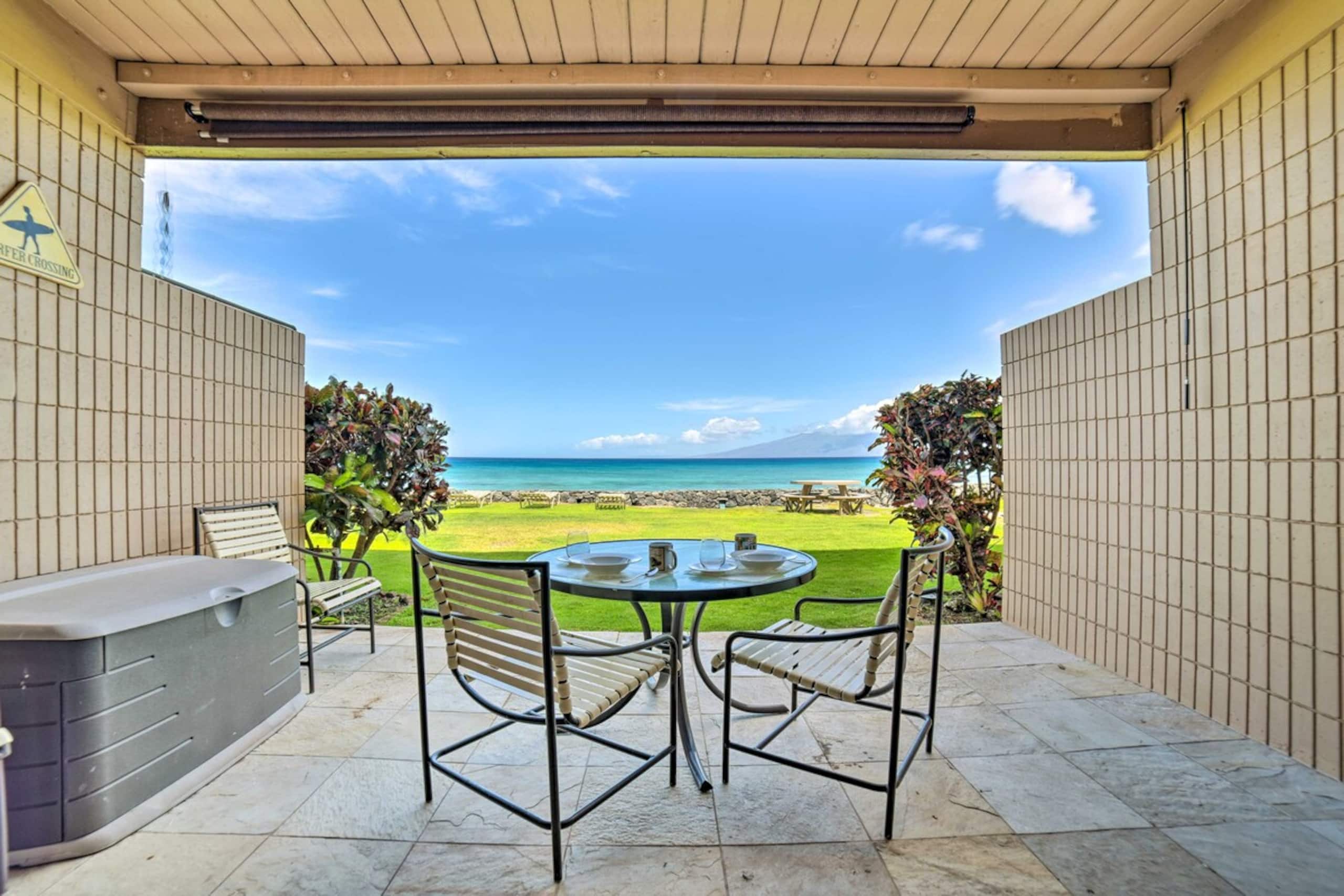 Beachfront Condo Sunset Views & Pool Access - Photo 2