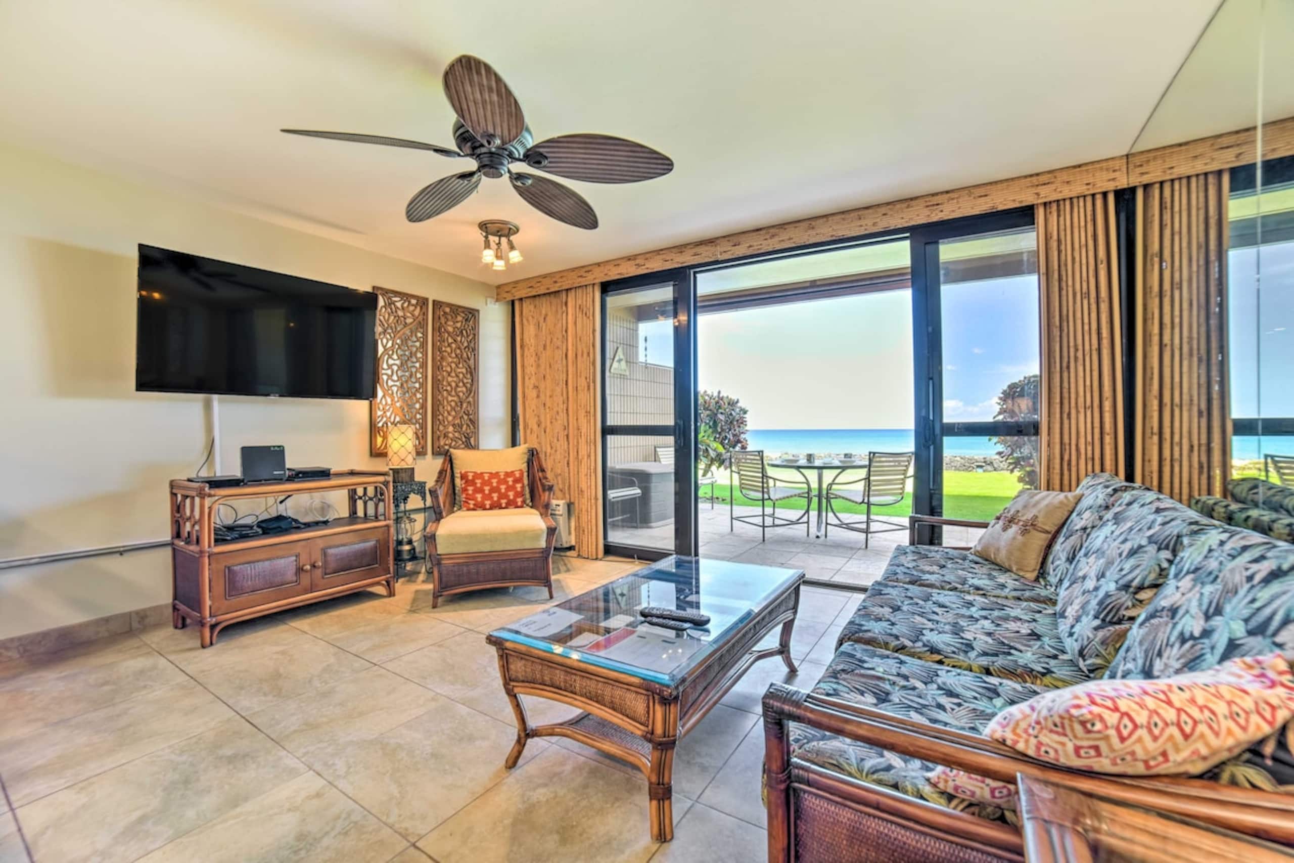 Beachfront Condo Sunset Views & Pool Access - Photo 1