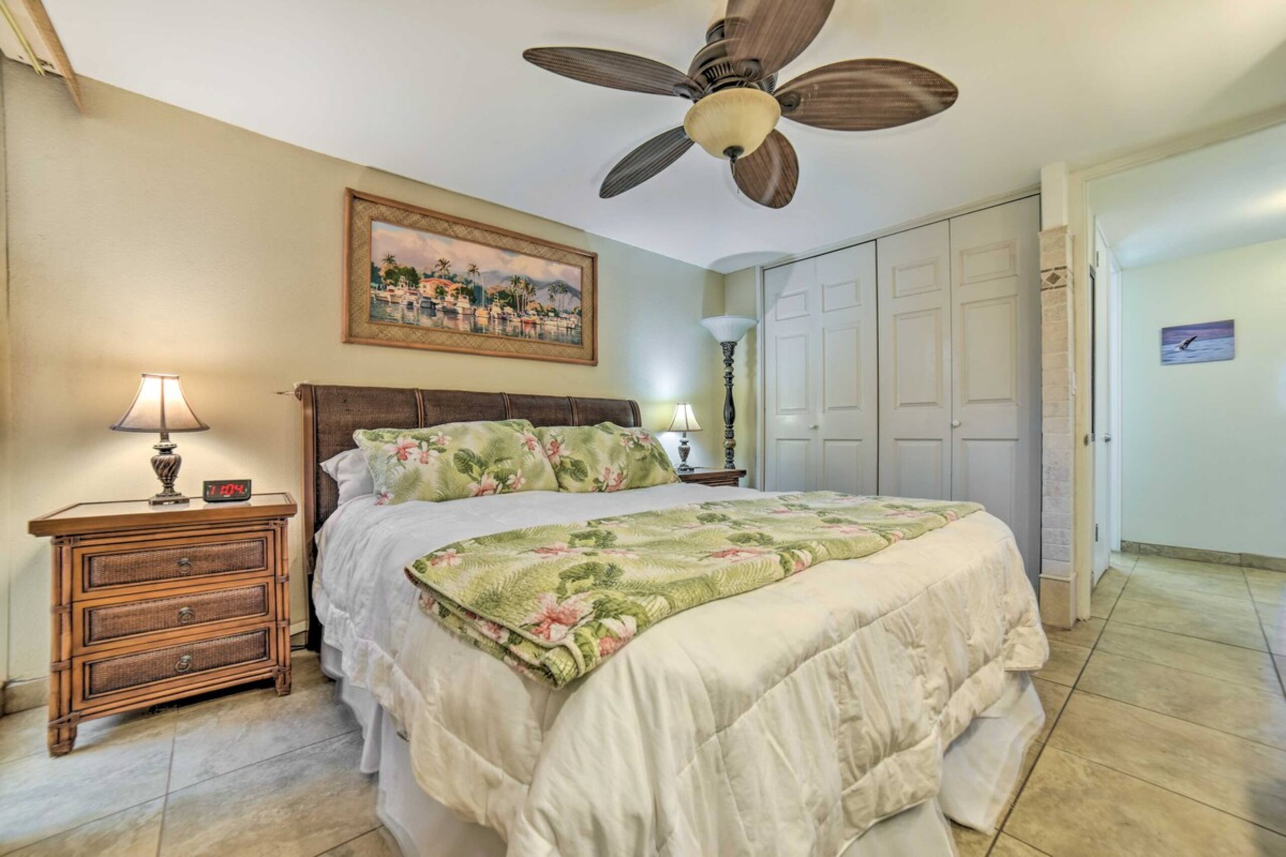 Beachfront Condo Sunset Views & Pool Access - Photo 13