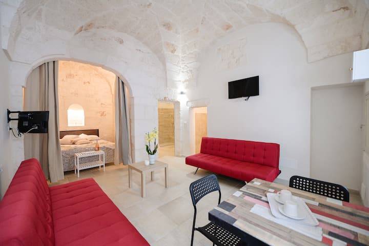 Casetta In Pietra, Romantica, Comoda E Centrale - Ostuni