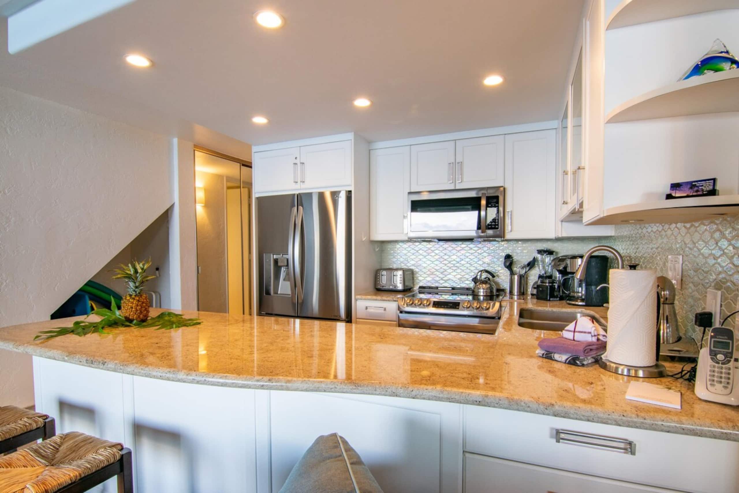 Oceanfront Penthouse w/ Panoramic Views + A/C - Photo 28