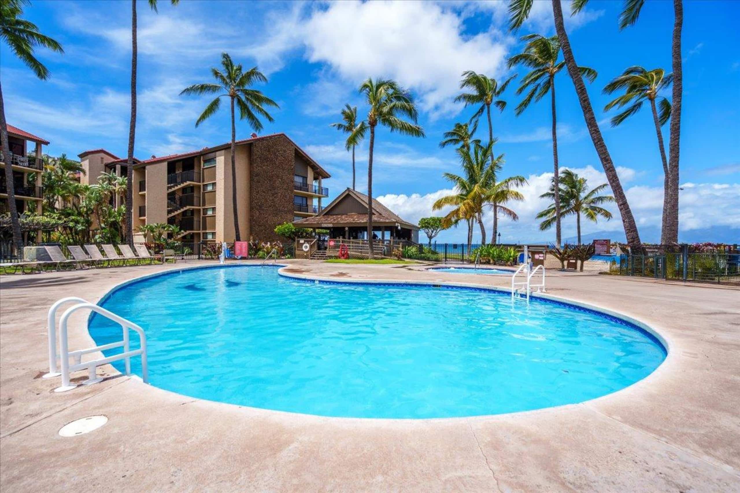 Oceanfront Penthouse w/ Panoramic Views + A/C - Photo 30