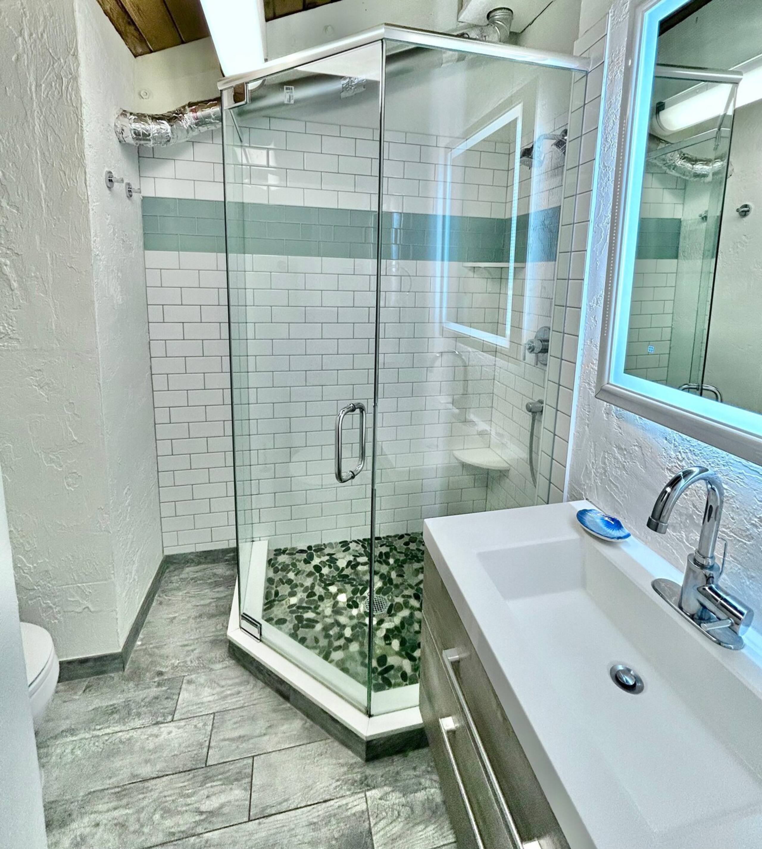 Oceanfront Penthouse w/ Panoramic Views + A/C - Photo 33