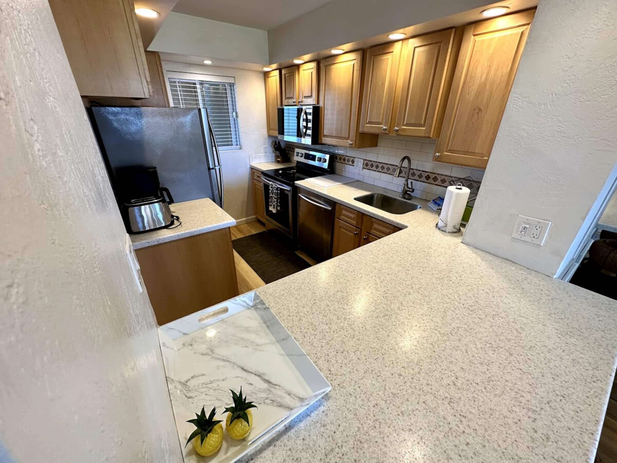 Beautiful Oceanfront, A/C in Each Room, Sleeps 6 - Photo 6