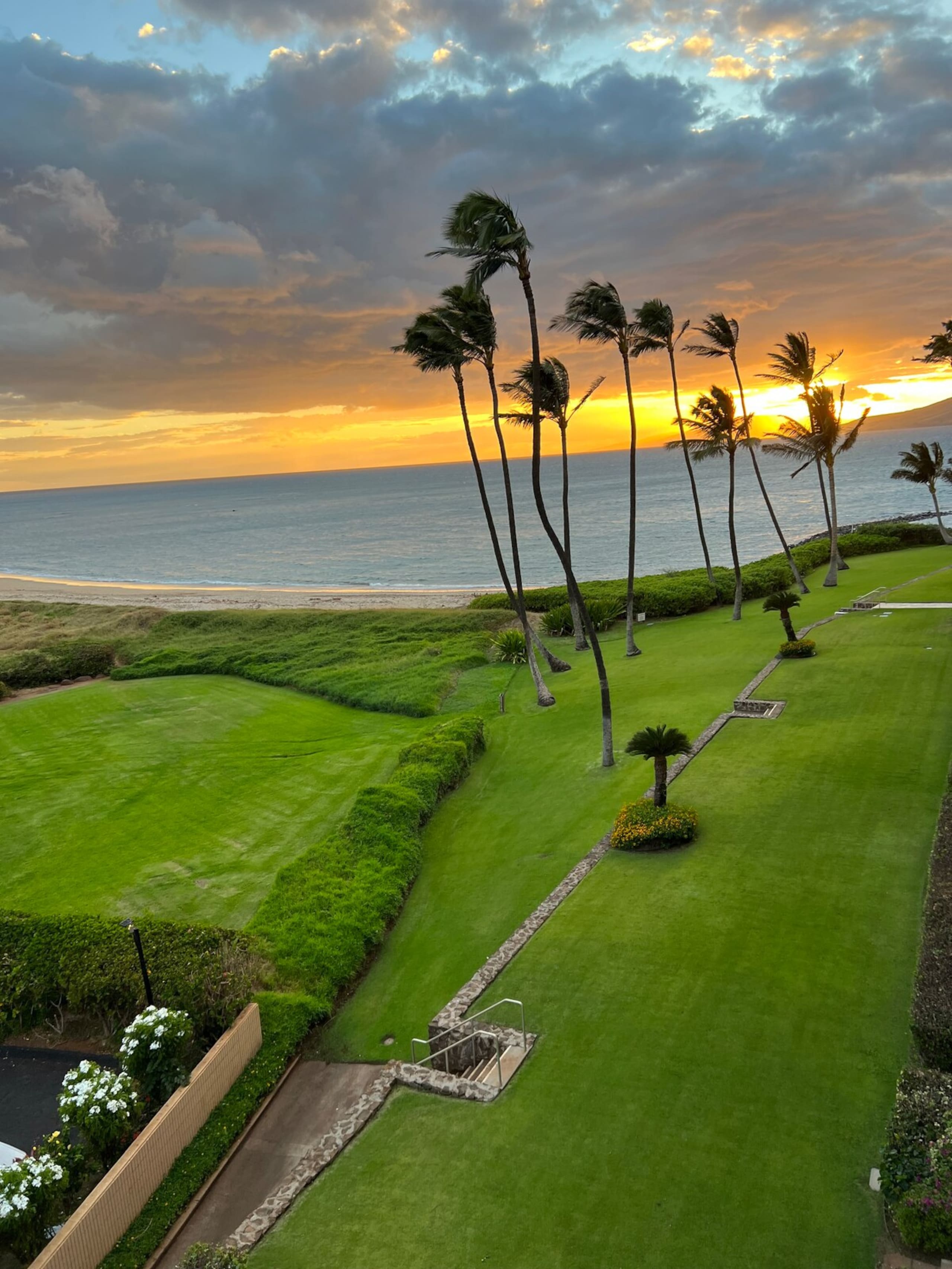 Beautiful Oceanfront, A/C in Each Room, Sleeps 6 - Photo 20