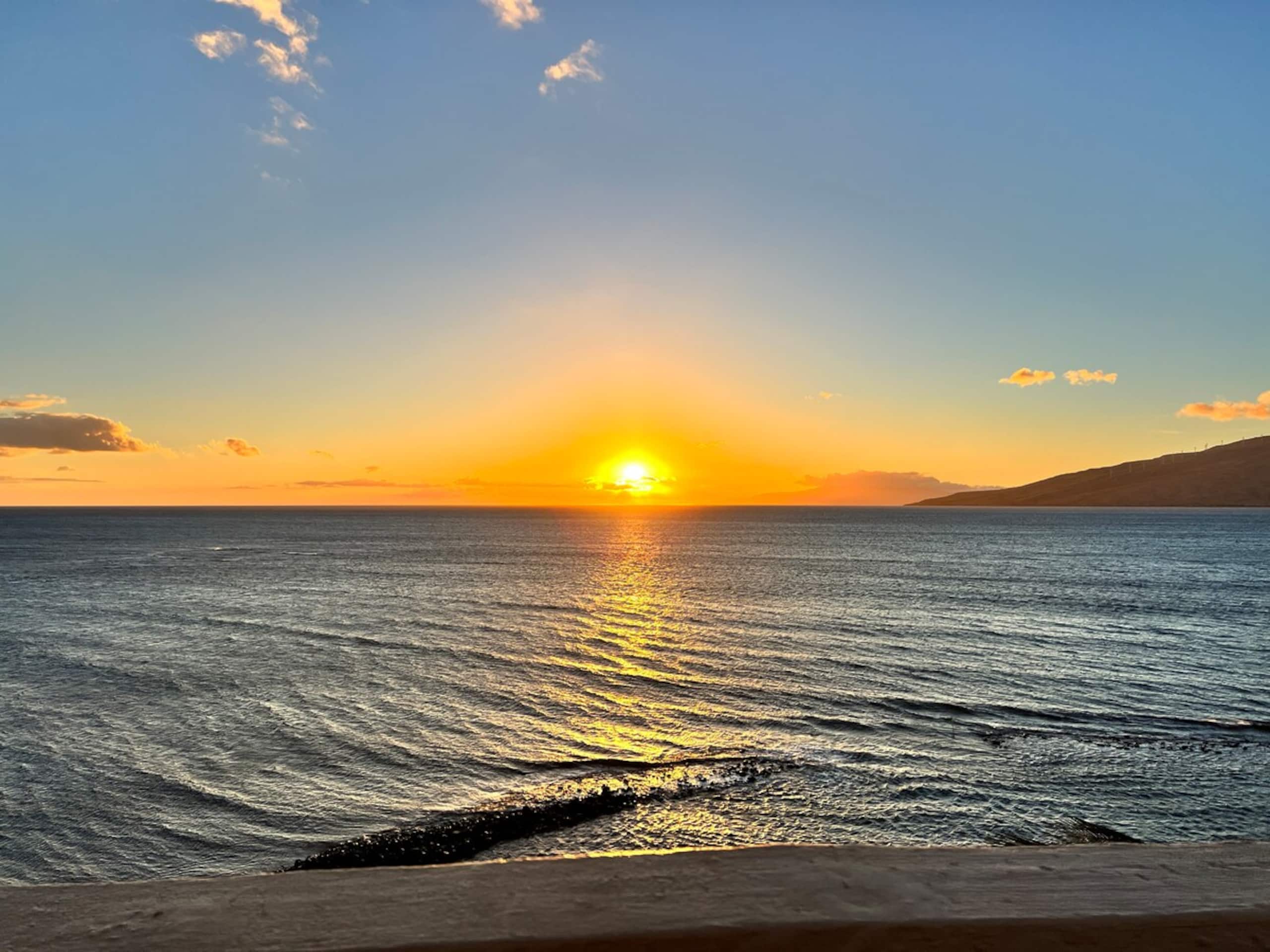 Beautiful Oceanfront, A/C in Each Room, Sleeps 6 - Photo 22